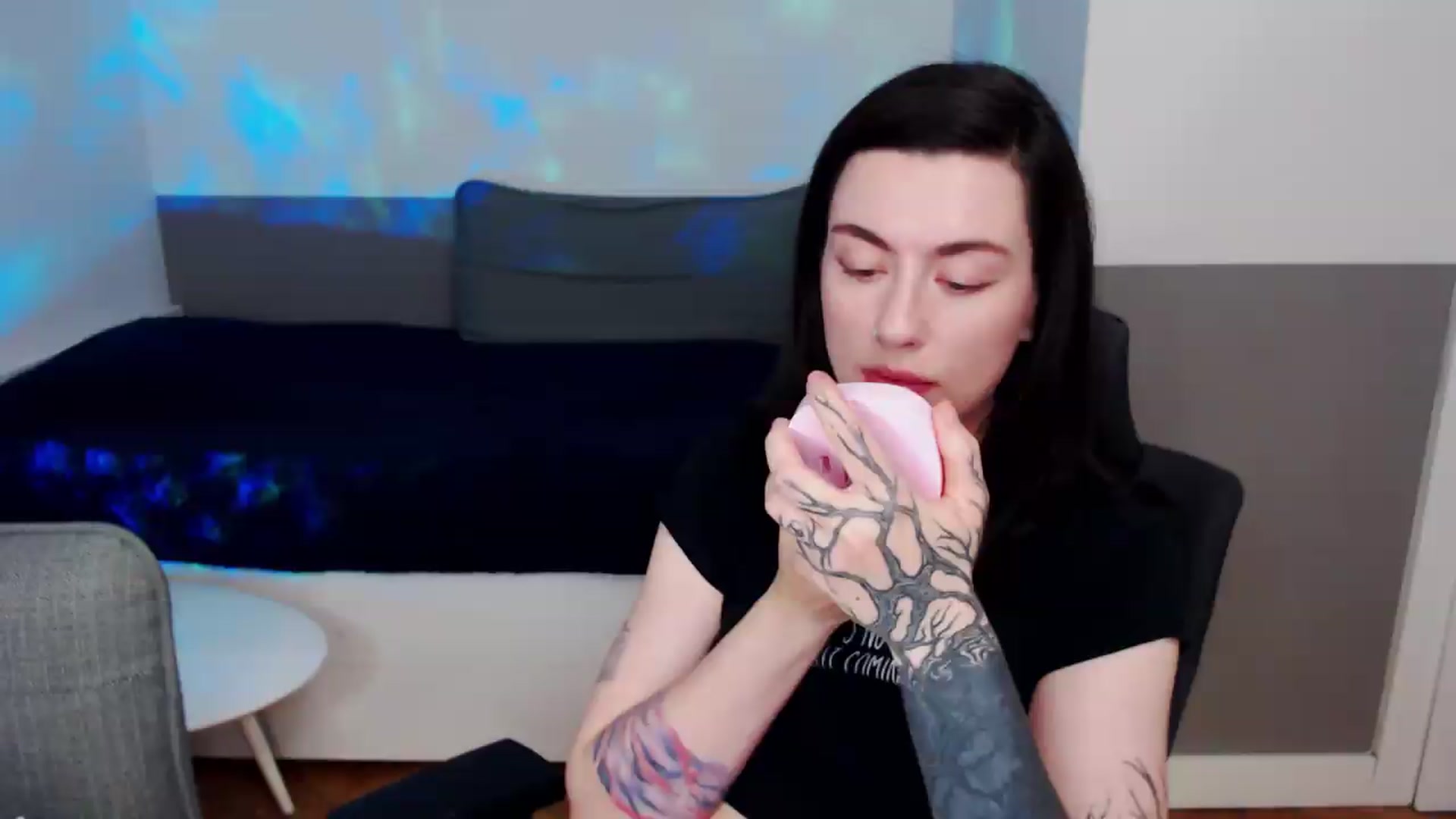 Gallery image thumbnail from HeyAriel's myfreecams stream on, 06/07/2026, 19:07 image 1 of 20