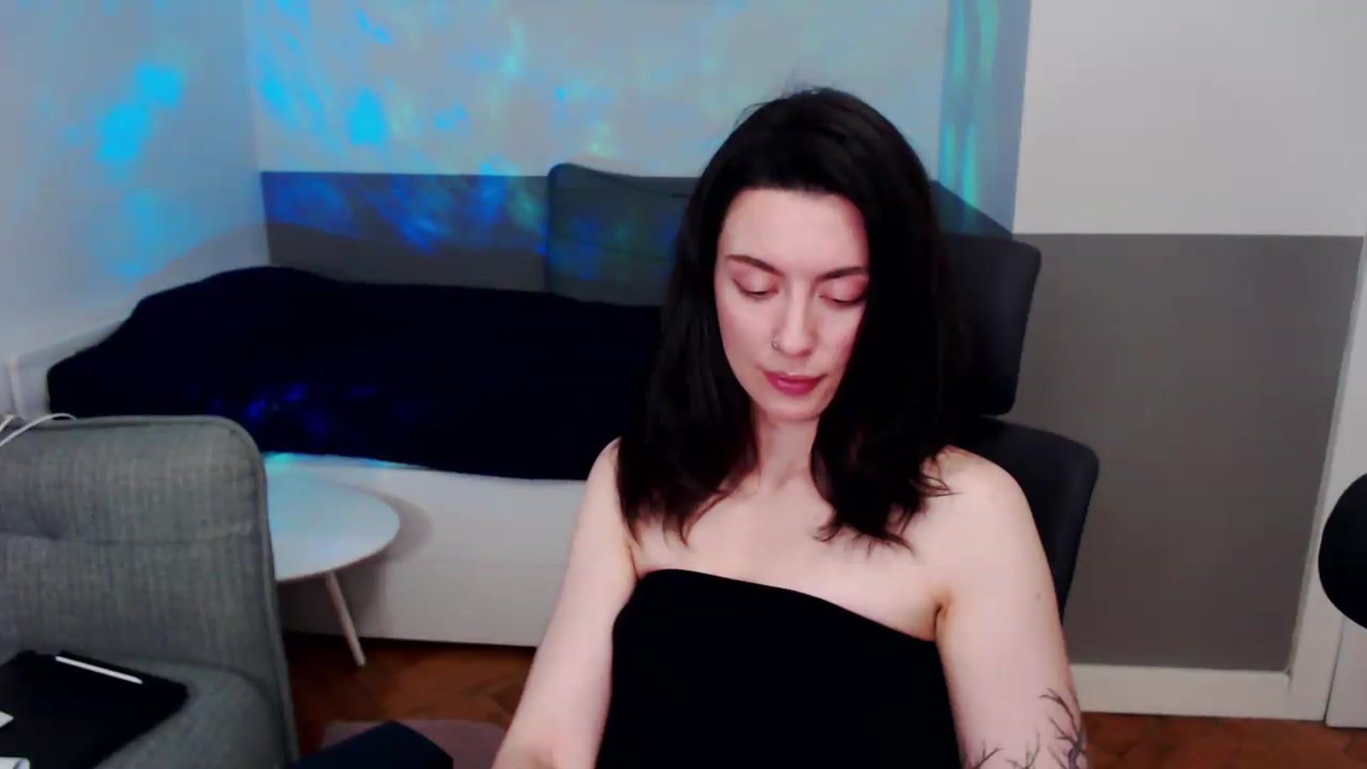 Gallery image thumbnail from HeyAriel's myfreecams stream on, 07/05/2026, 21:03 image 10 of 20