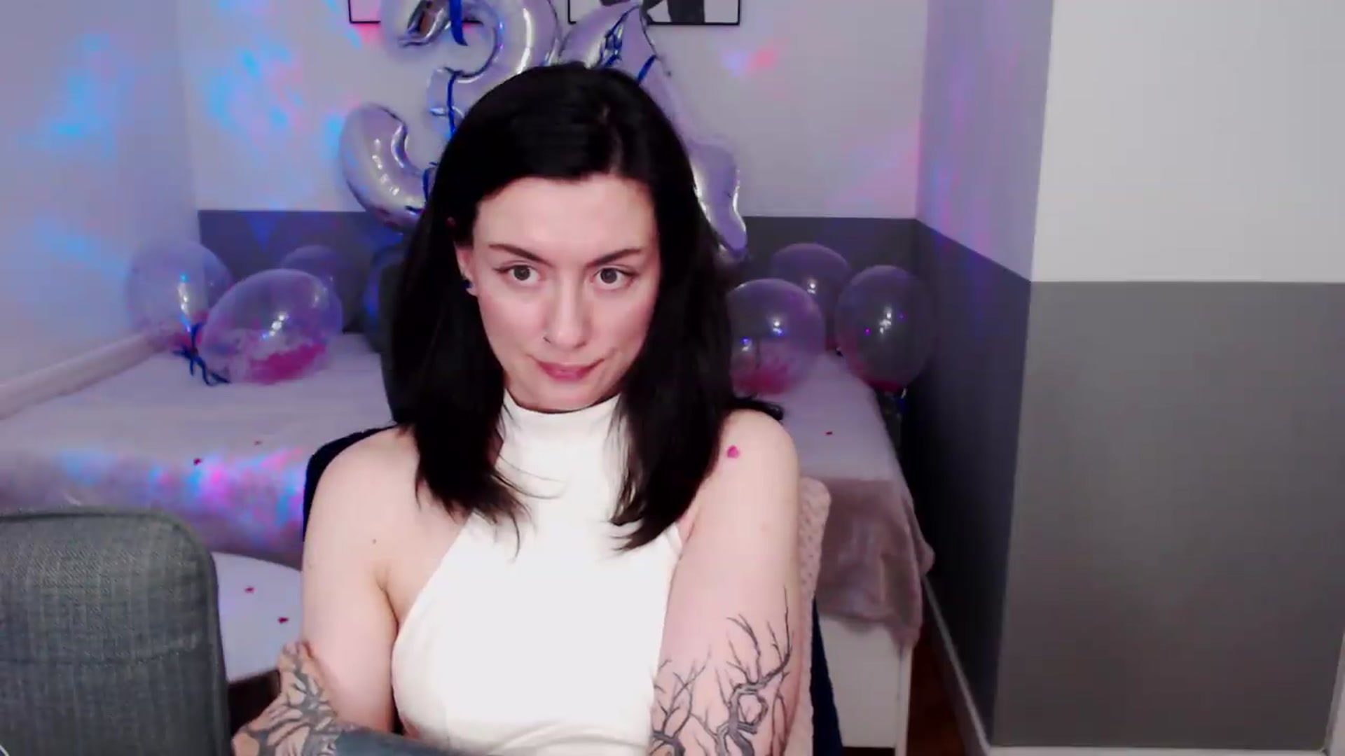 Gallery image thumbnail from HeyAriel's myfreecams stream on, 07/19/2026, 13:07 image 14 of 20