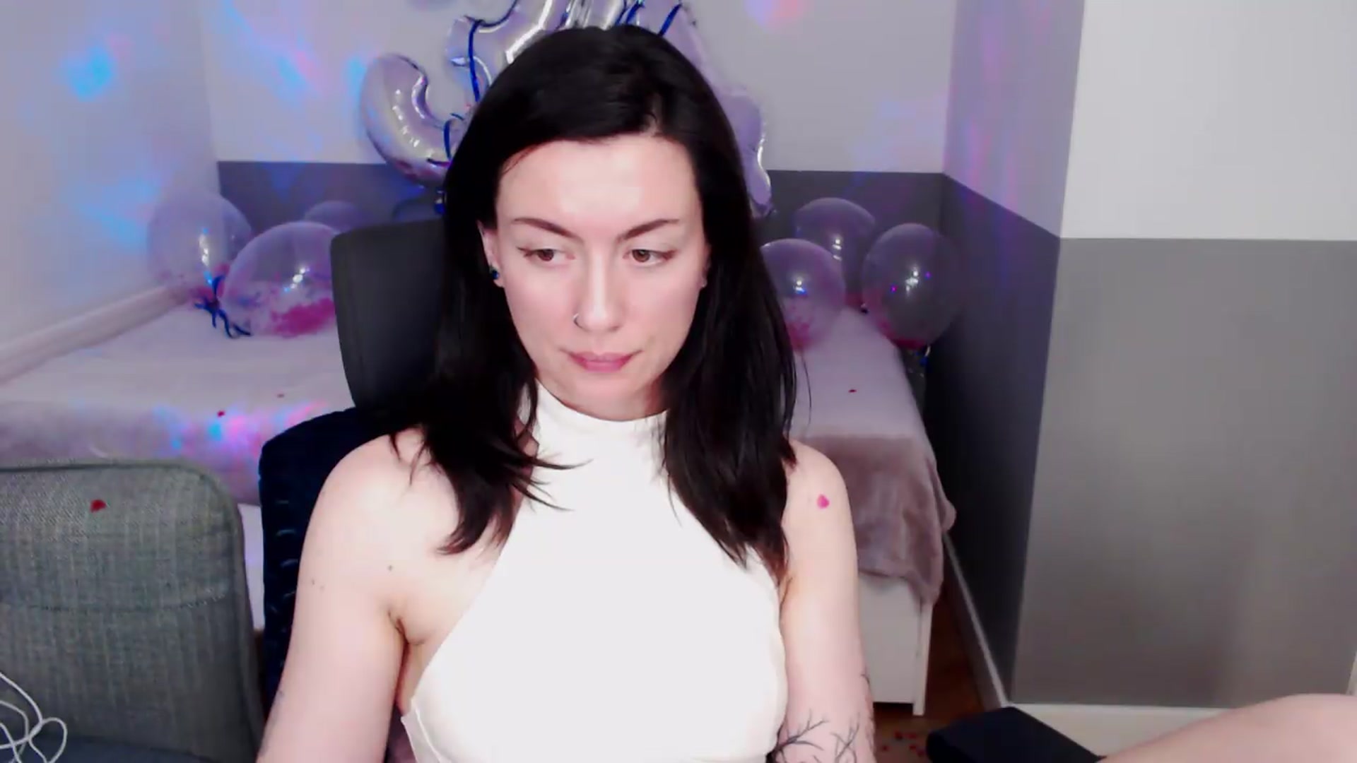 Gallery image thumbnail from HeyAriel's myfreecams stream on, 07/19/2026, 19:32 image 9 of 20