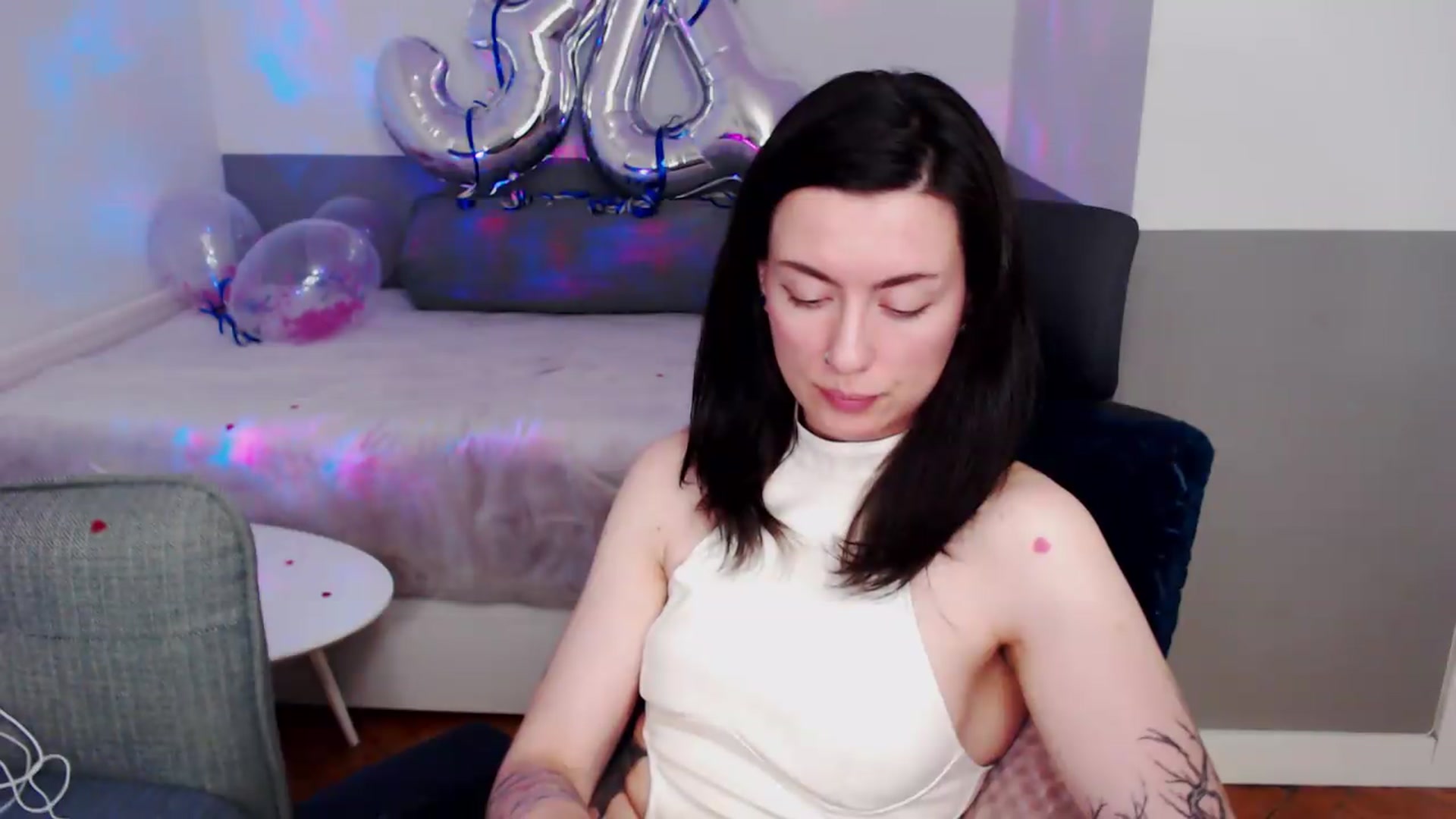 Gallery image thumbnail from HeyAriel's myfreecams stream on, 07/19/2026, 19:32 image 13 of 20