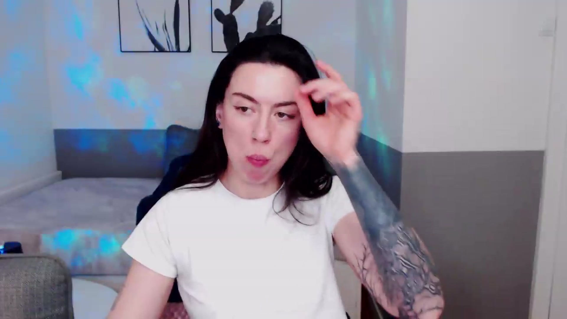 Gallery image thumbnail from HeyAriel's myfreecams stream on, 08/01/2026, 01:08 image 8 of 20
