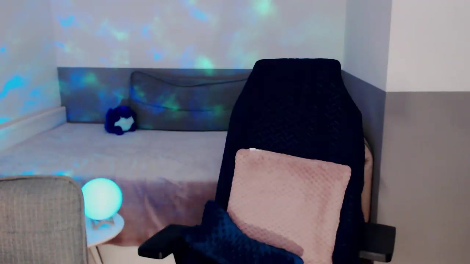 Gallery image thumbnail from HeyAriel's myfreecams stream on, 08/25/2026, 23:06 image 13 of 20