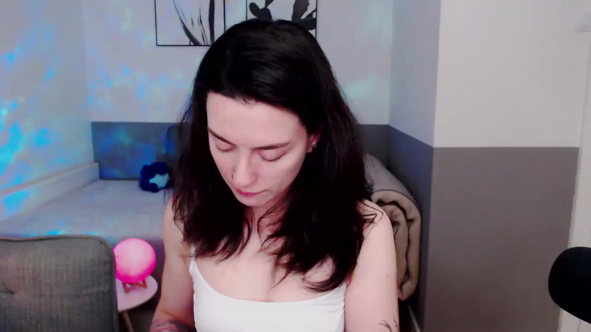 Gallery image thumbnail from HeyAriel's myfreecams stream on, 08/25/2026, 23:06 image 4 of 20