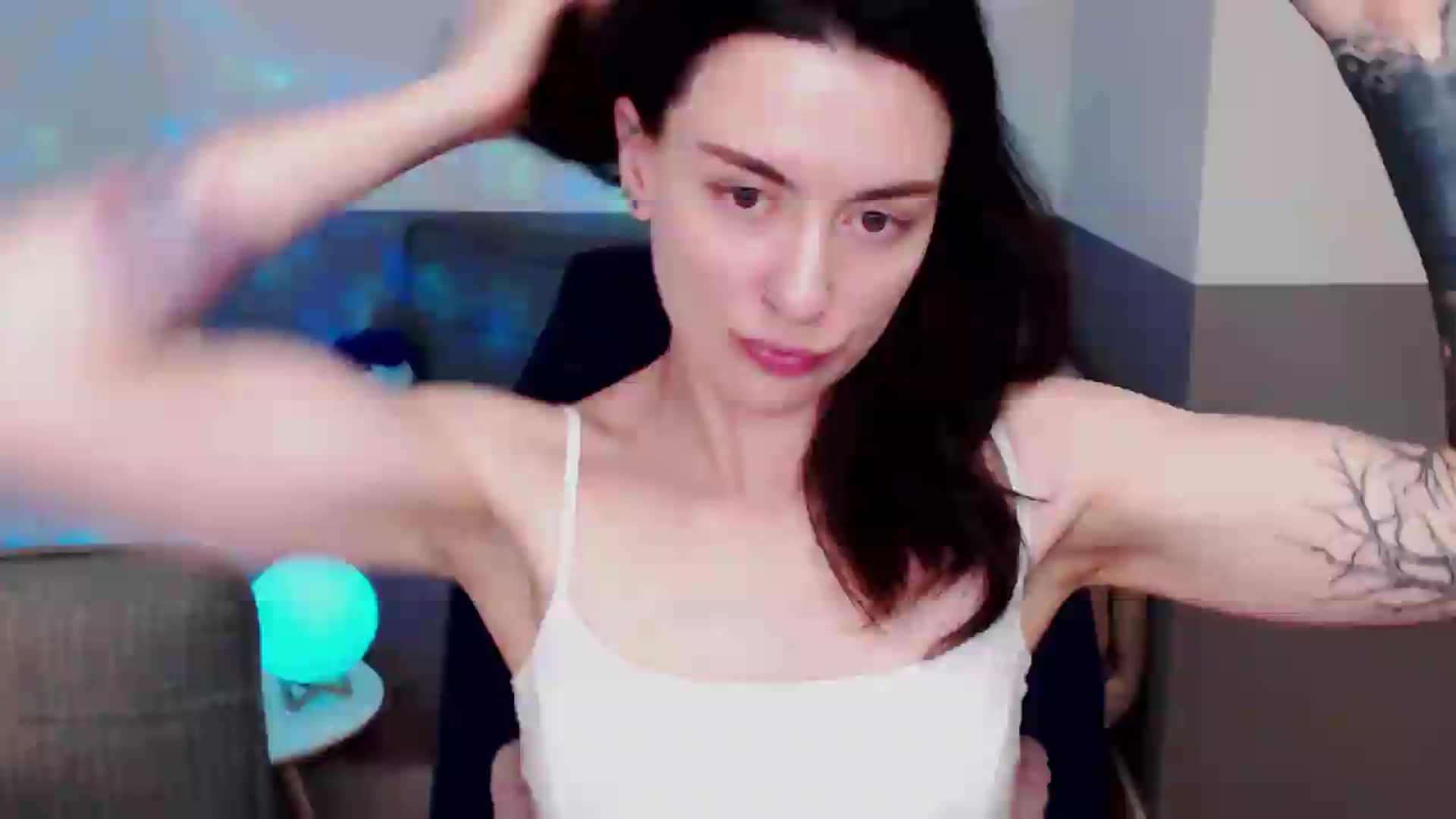 Gallery image thumbnail from HeyAriel's myfreecams stream on, 08/26/2026, 02:45 image 1 of 20