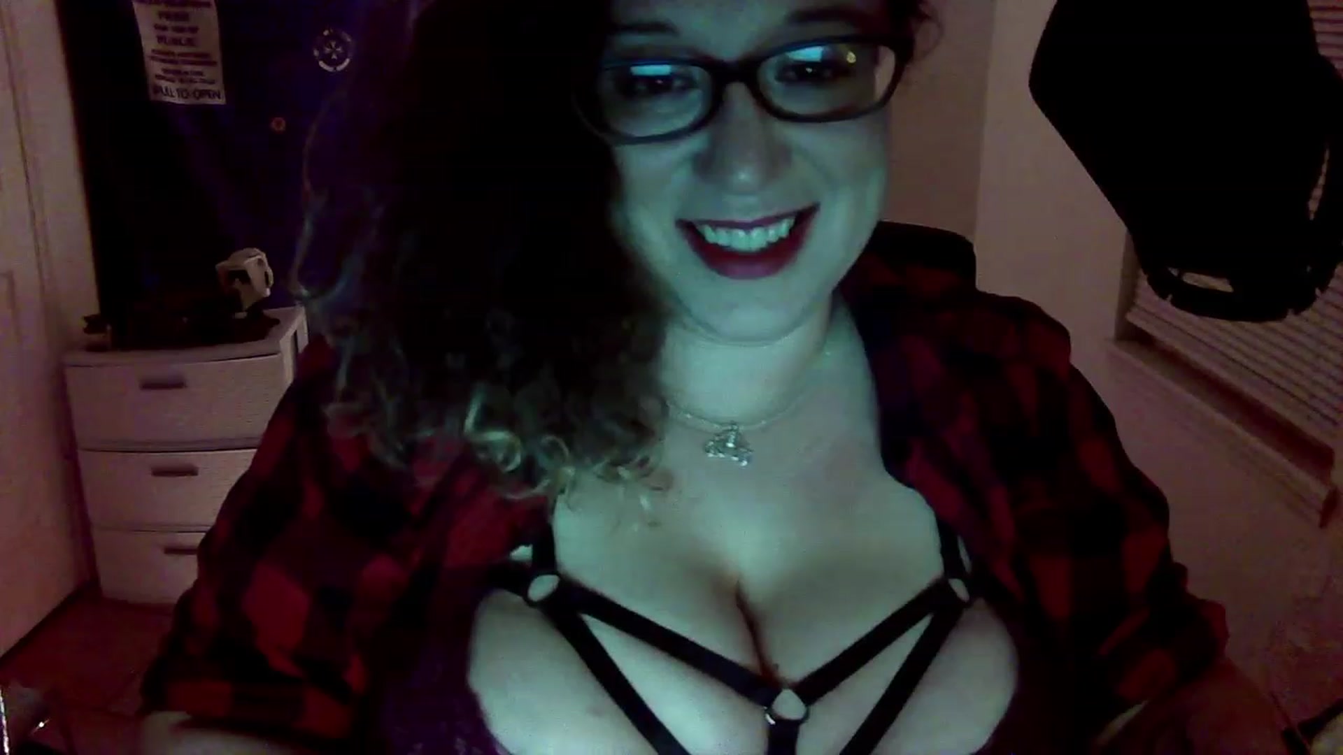 Gallery image thumbnail from HeyHeyShae's myfreecams stream on, 11/20/2022, 03:00 image 12 of 20