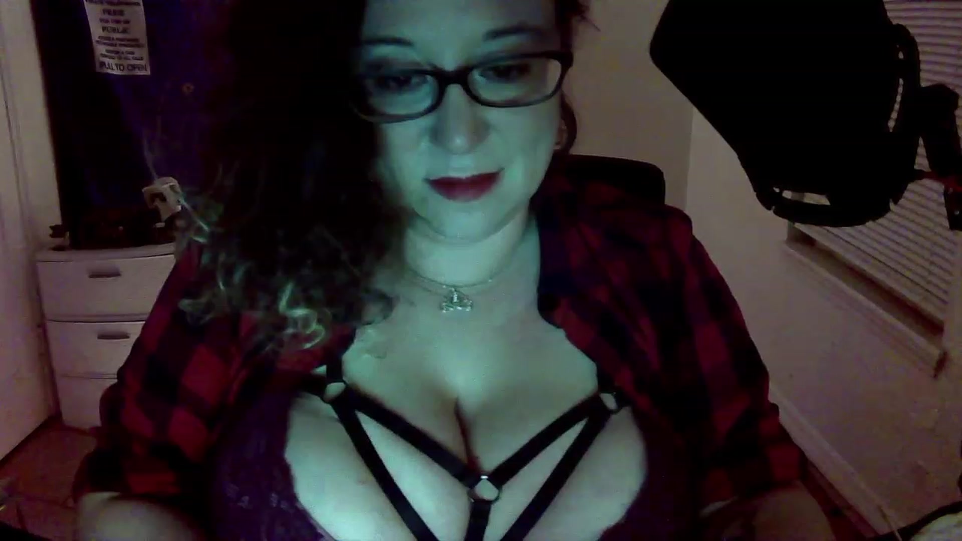 Gallery image thumbnail from HeyHeyShae's myfreecams stream on, 11/20/2022, 03:00 image 11 of 20