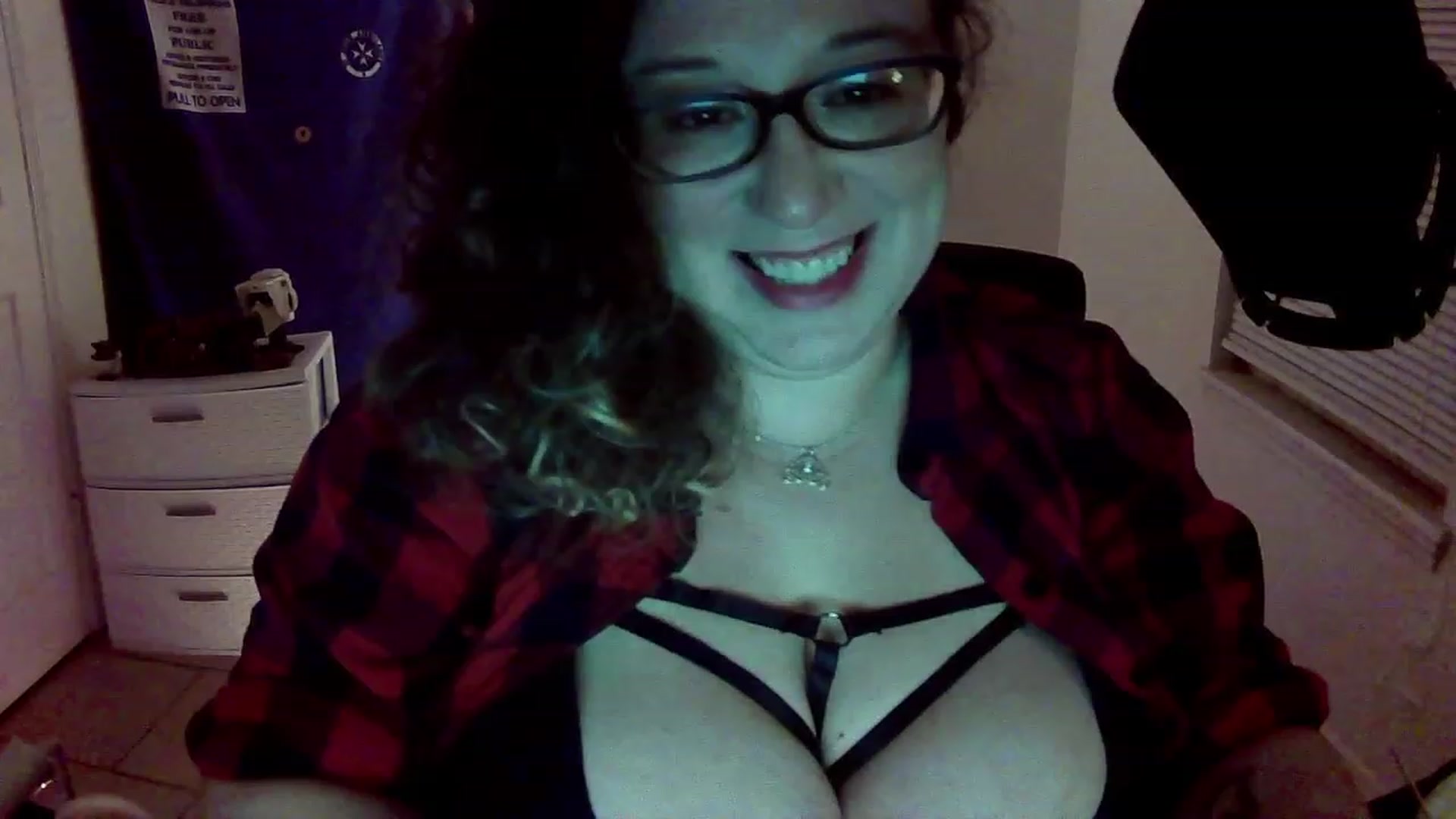 Gallery image thumbnail from HeyHeyShae's myfreecams stream on, 11/20/2022, 05:50 image 7 of 20
