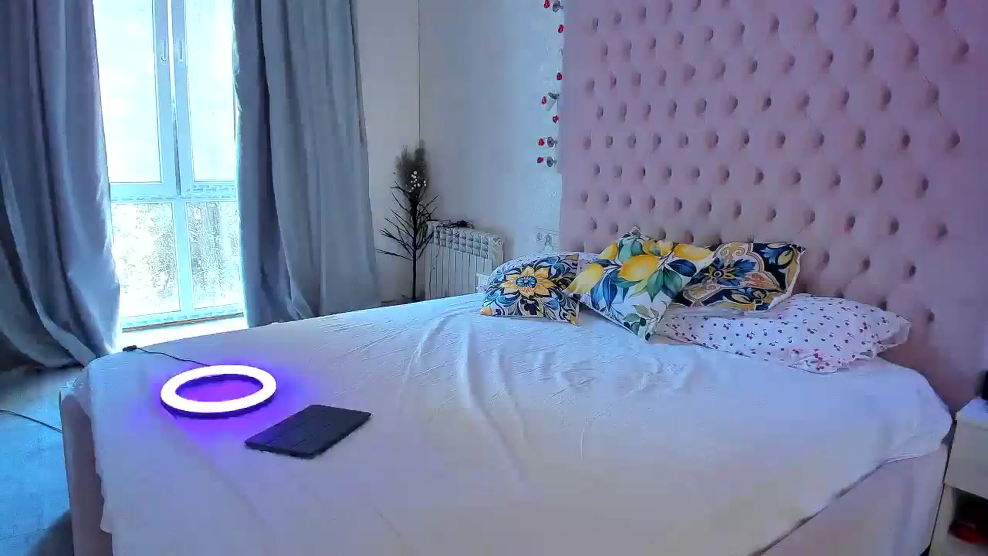 Gallery image thumbnail from HeyItsMeKris's myfreecams stream on, 09/23/2025, 07:24 image 3 of 20