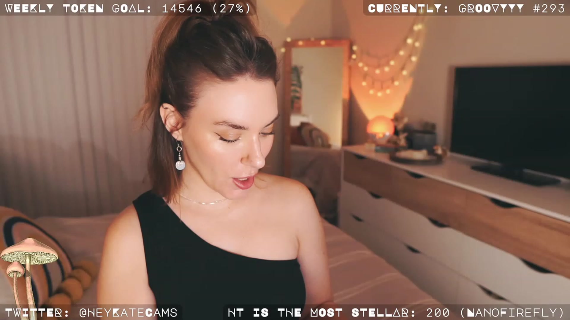 Gallery image thumbnail from HeyKate's myfreecams stream on, 11/20/2022, 05:45 image 2 of 20