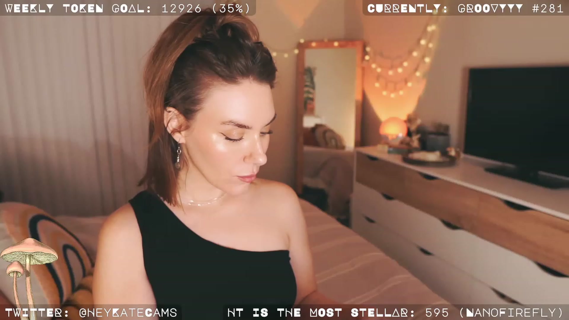 Gallery image thumbnail from HeyKate's myfreecams stream on, 11/20/2022, 05:45 image 18 of 20