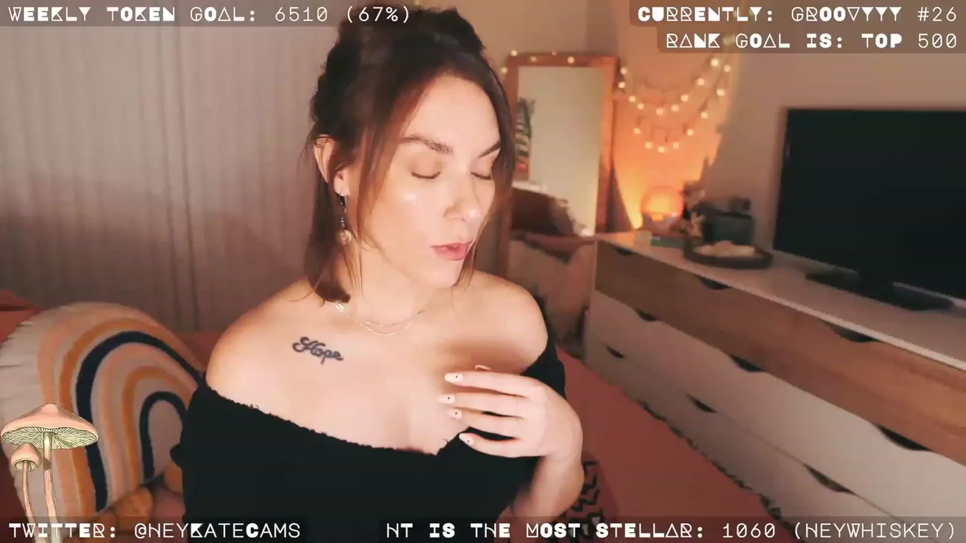 Gallery image thumbnail from HeyKate's myfreecams stream on, 12/07/2022, 08:12 image 5 of 20