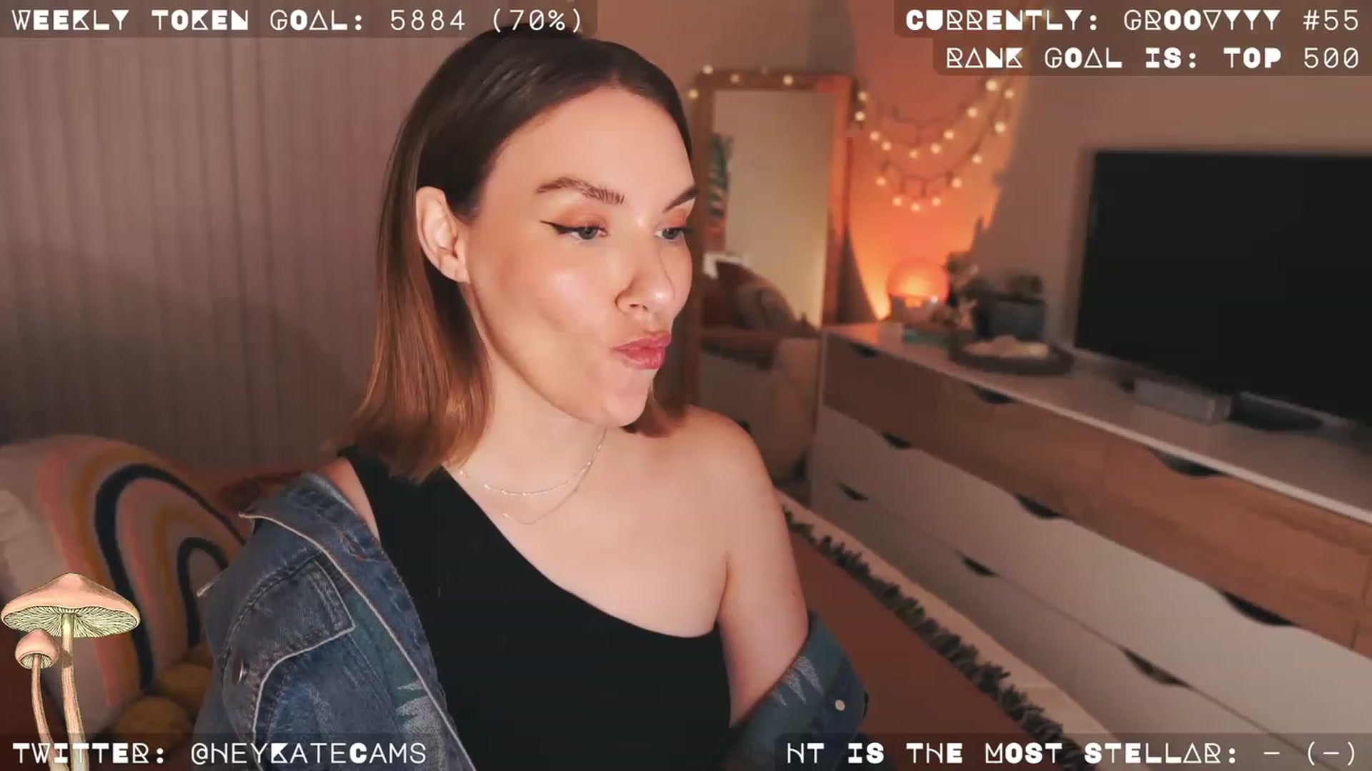 Gallery image thumbnail from HeyKate's myfreecams stream on, 12/10/2022, 05:01 image 15 of 20