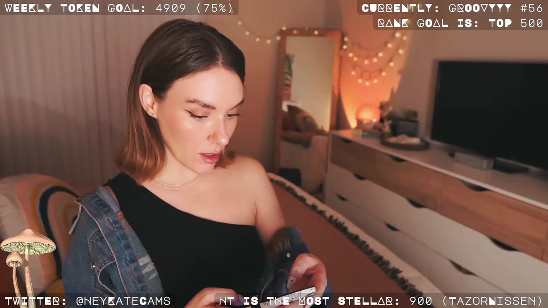 Gallery image thumbnail from HeyKate's myfreecams stream on, 12/10/2022, 09:27 image 2 of 20
