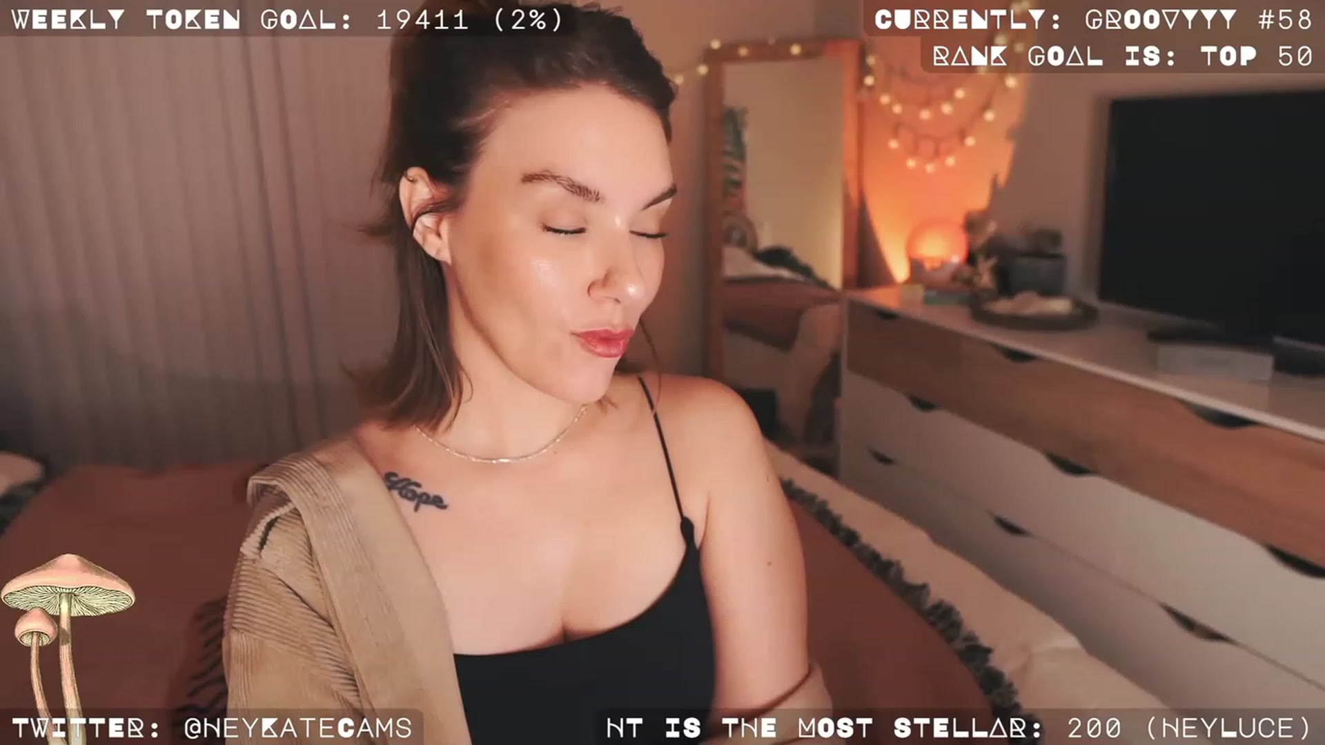 Gallery image thumbnail from HeyKate's myfreecams stream on, 12/11/2022, 05:45 image 17 of 20