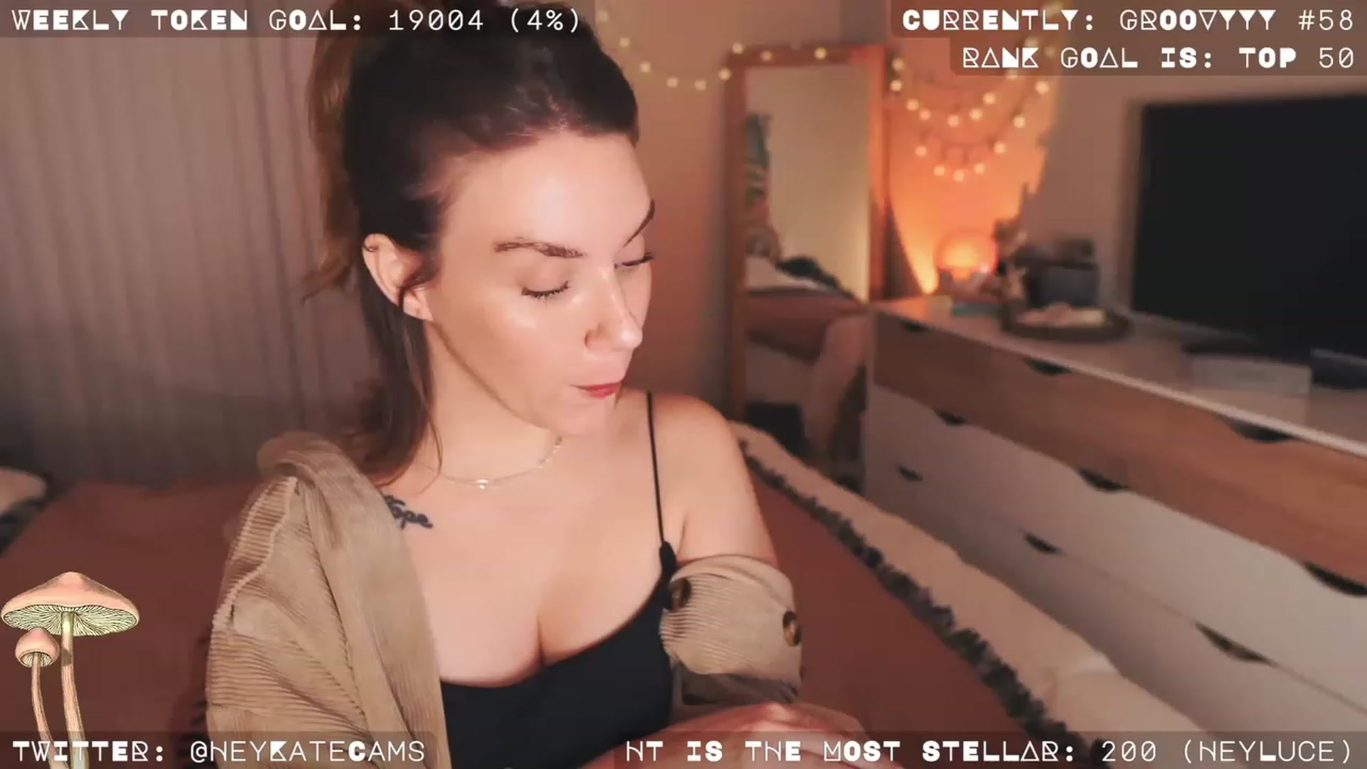 Gallery image thumbnail from HeyKate's myfreecams stream on, 12/11/2022, 08:02 image 2 of 20