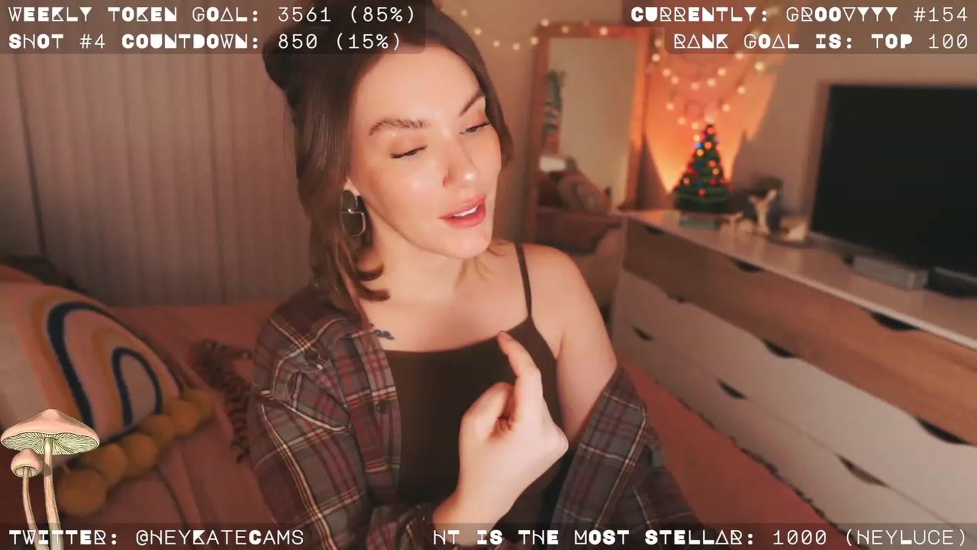 Gallery image thumbnail from HeyKate's myfreecams stream on, 12/25/2022, 08:18 image 2 of 20