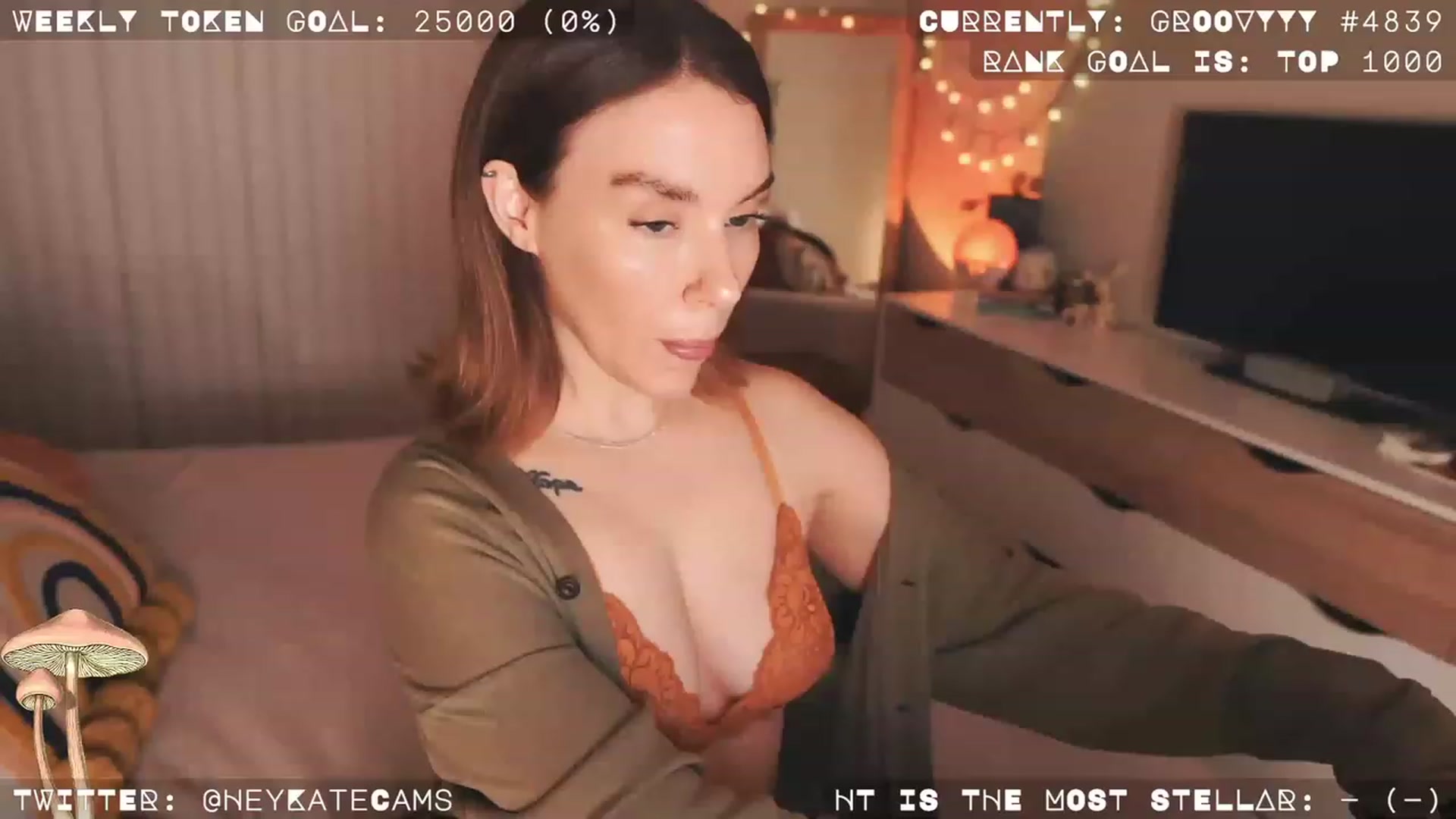 Gallery image thumbnail from HeyKate's myfreecams stream on, 01/18/2023, 04:32 image 12 of 20