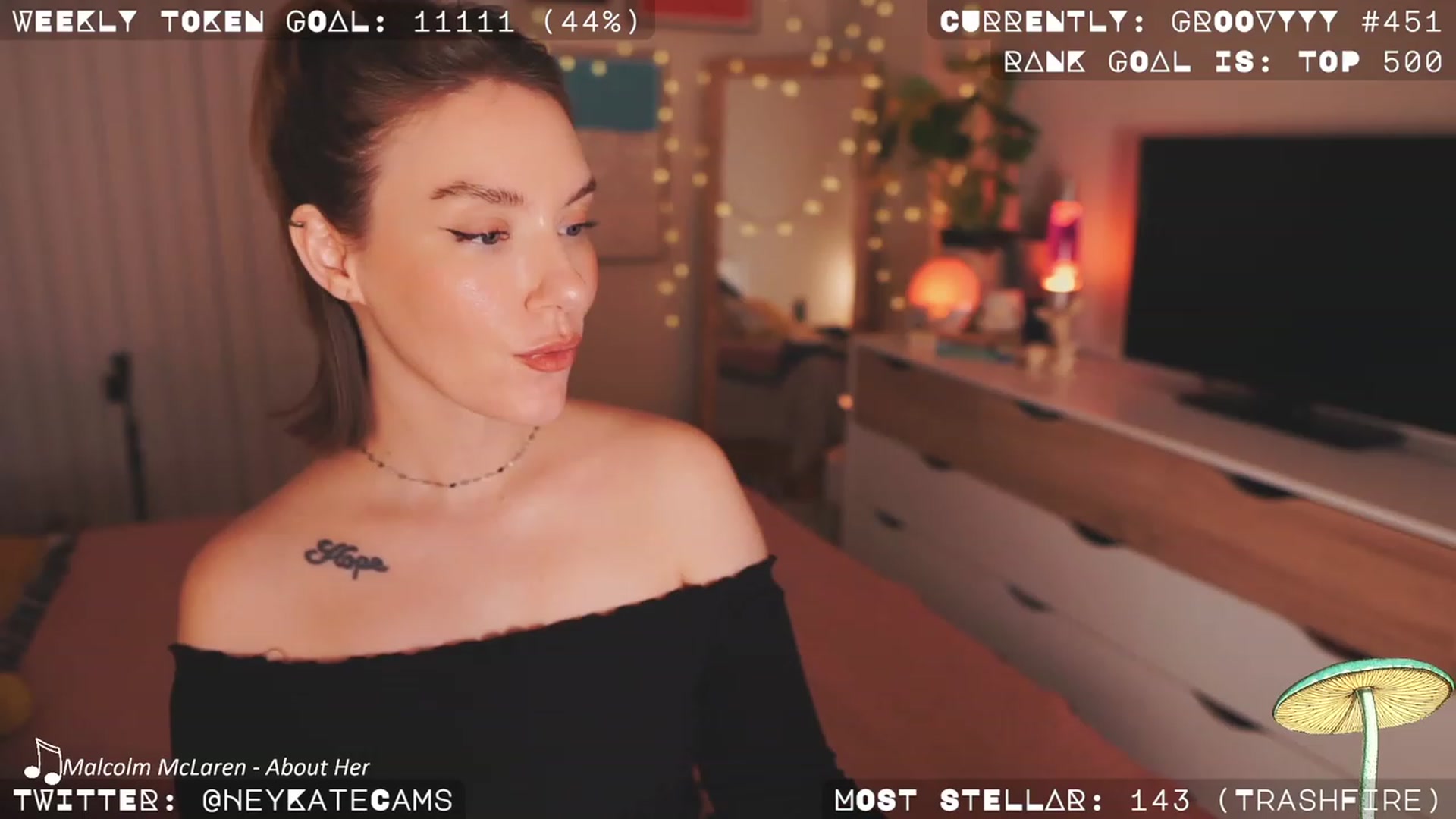 Gallery image thumbnail from HeyKate's myfreecams stream on, 03/19/2023, 04:15 image 6 of 20