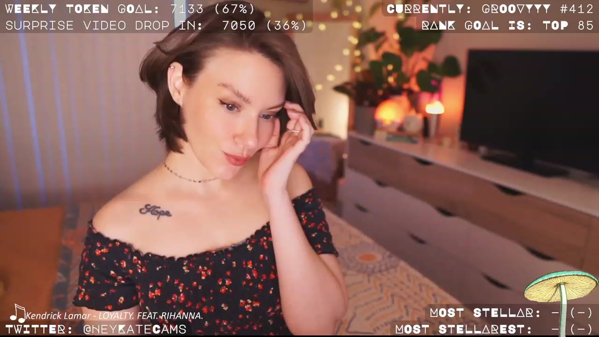 Gallery image thumbnail from HeyKate's myfreecams stream on, 04/23/2023, 04:45 image 2 of 20