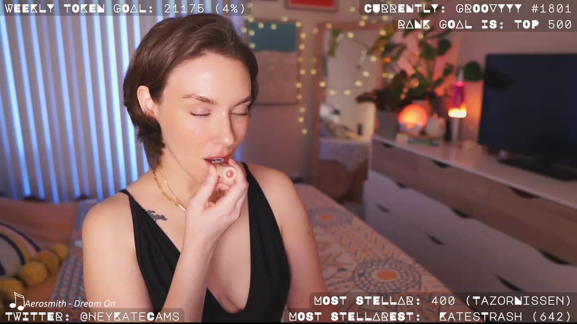 Gallery image thumbnail from HeyKate's myfreecams stream on, 05/03/2023, 03:20 image 6 of 20