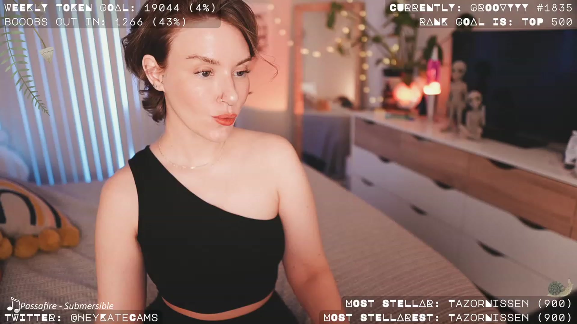 Gallery image thumbnail from HeyKate's myfreecams stream on, 08/03/2023, 02:02 image 6 of 20