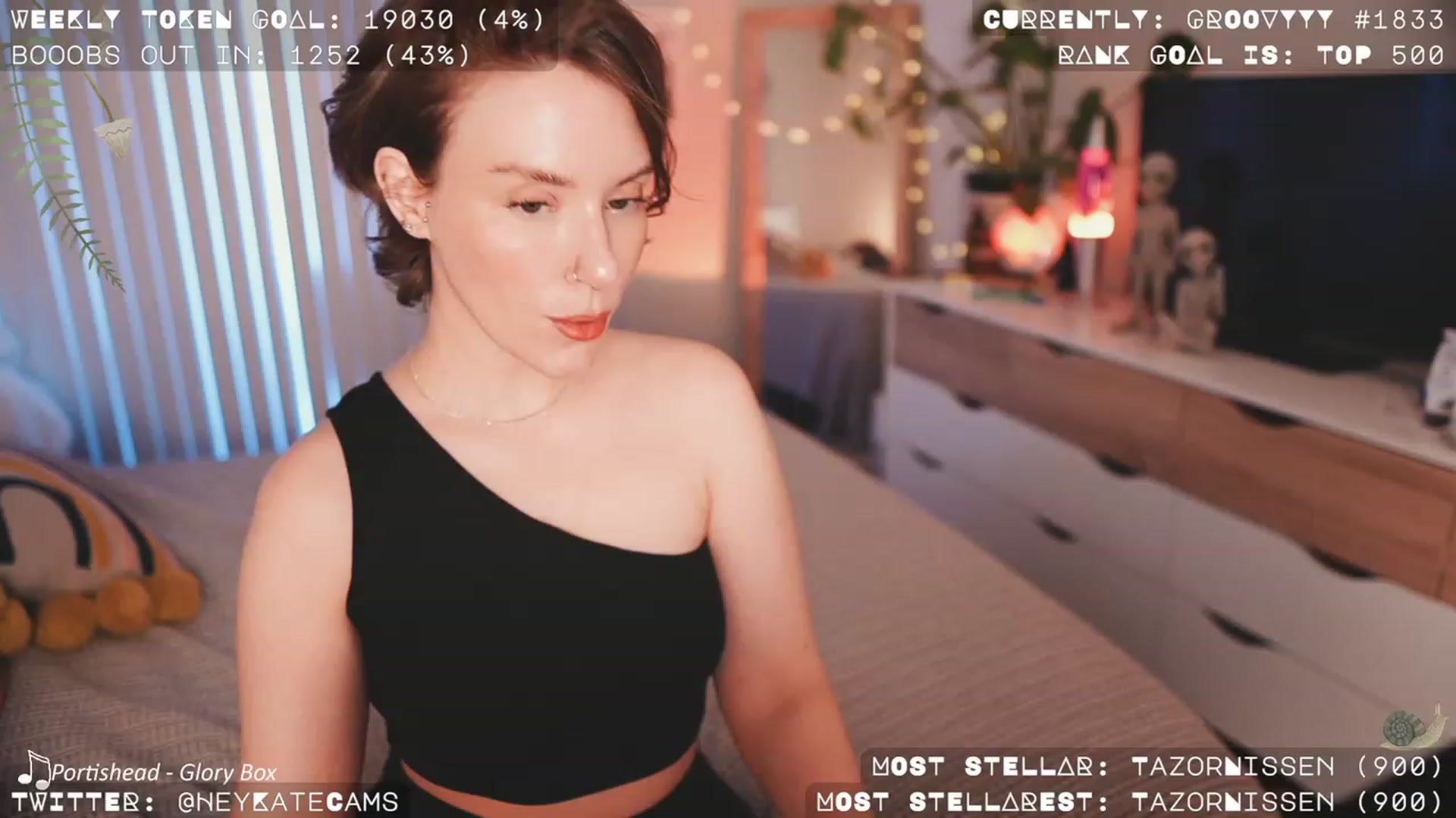 Gallery image thumbnail from HeyKate's myfreecams stream on, 08/03/2023, 02:02 image 8 of 20