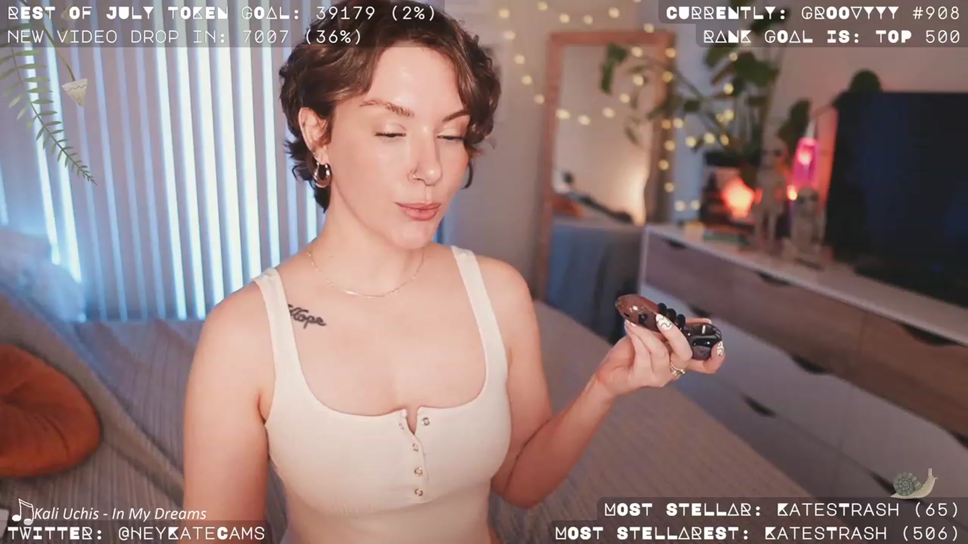 Gallery image thumbnail from HeyKate's myfreecams stream on, 08/22/2023, 02:25 image 12 of 20