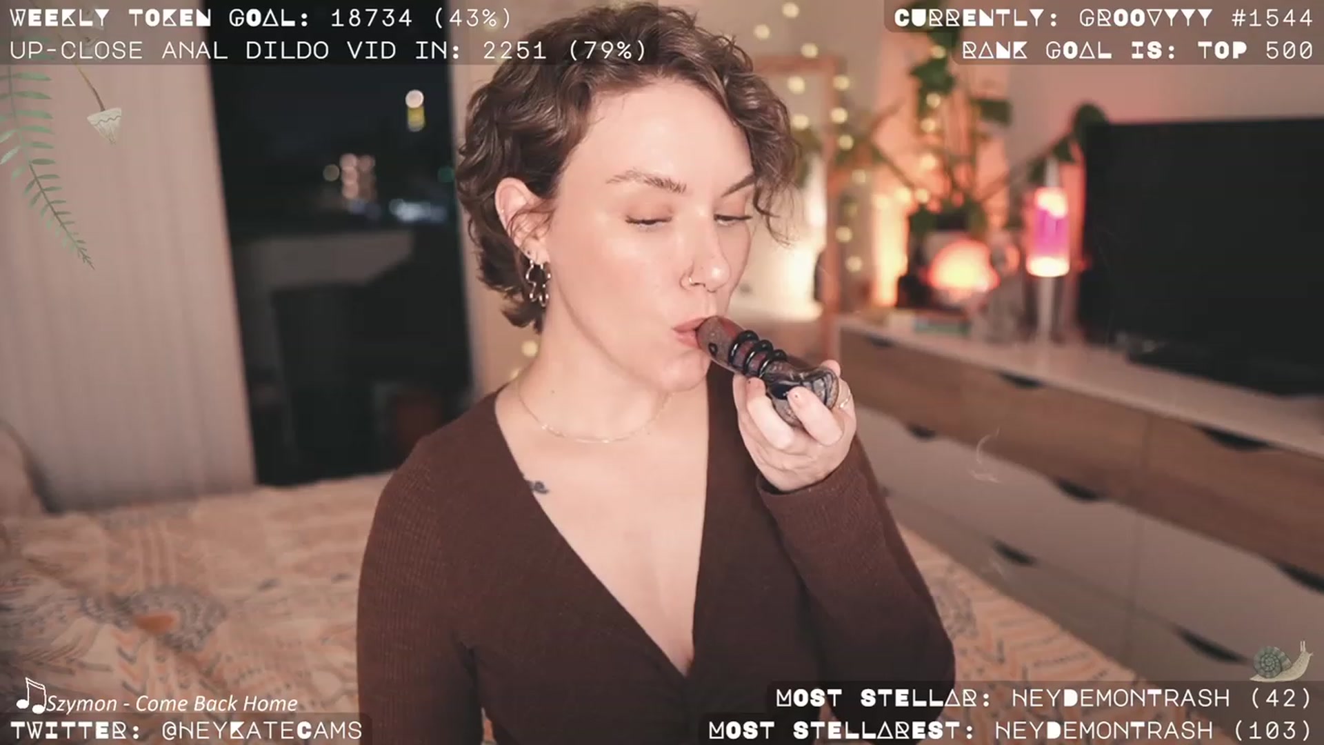 Gallery image thumbnail from HeyKate's myfreecams stream on, 10/12/2023, 02:36 image 15 of 20