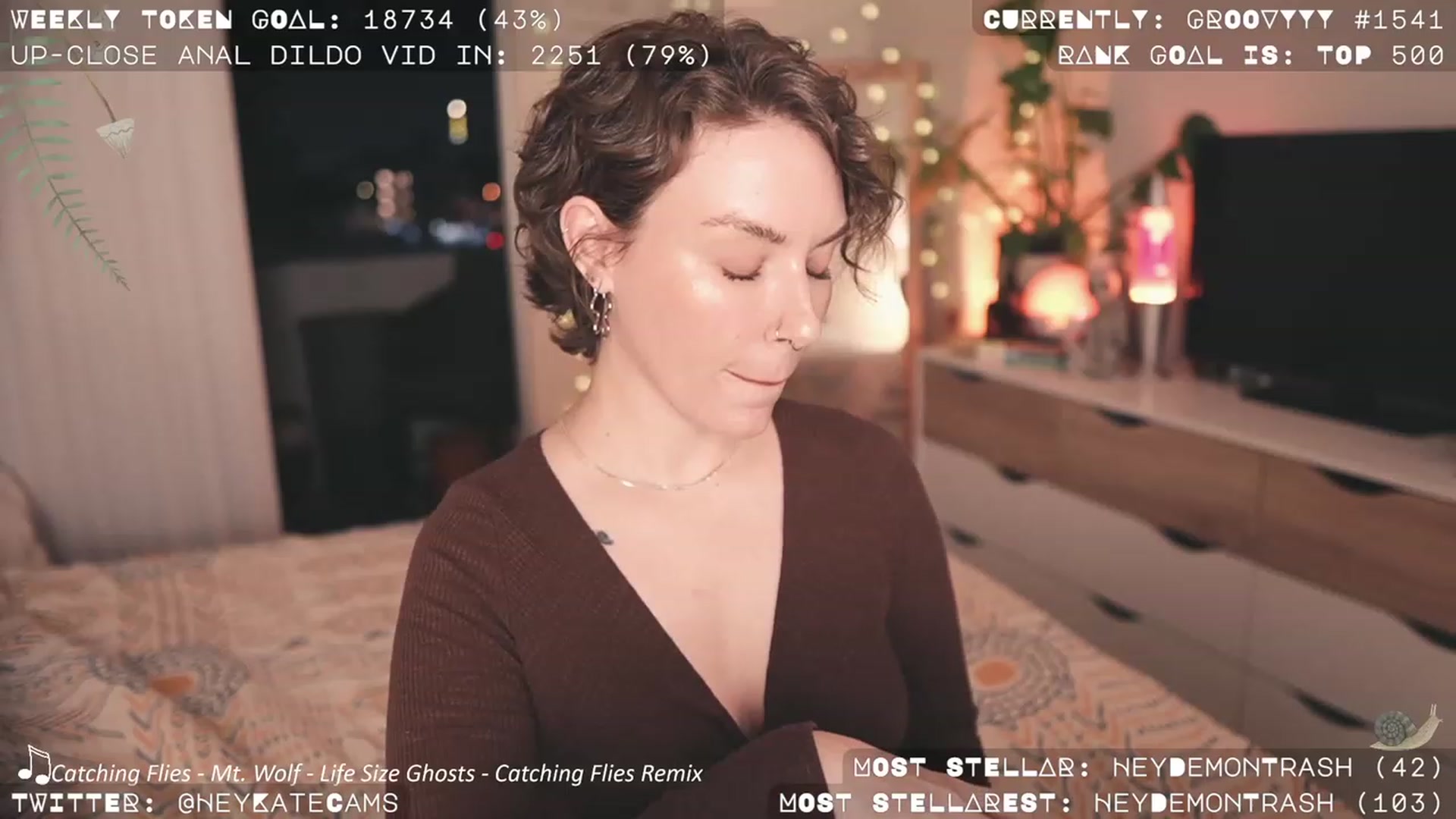Gallery image thumbnail from HeyKate's myfreecams stream on, 10/12/2023, 02:36 image 16 of 20