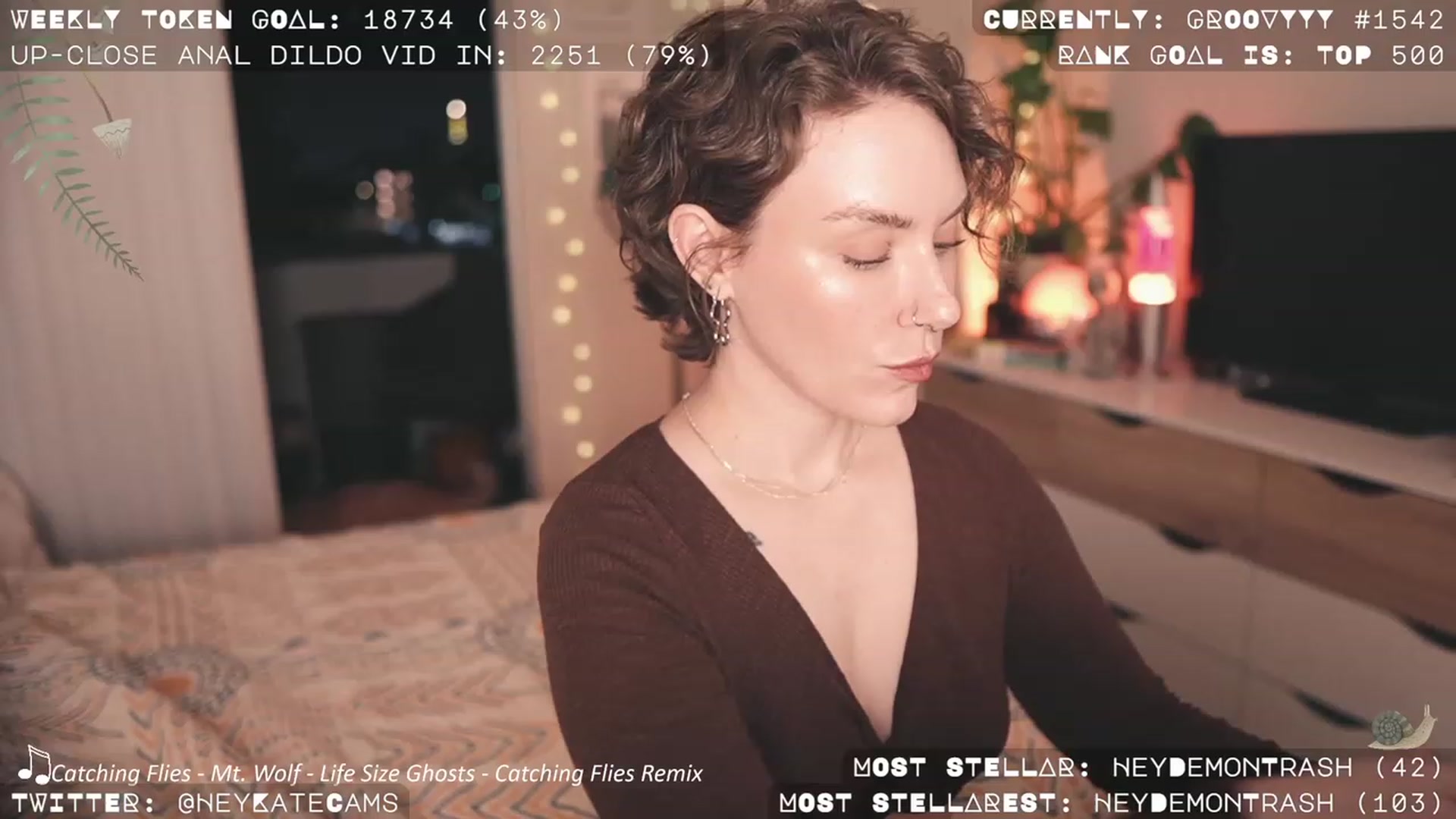 Gallery image thumbnail from HeyKate's myfreecams stream on, 10/12/2023, 02:36 image 17 of 20