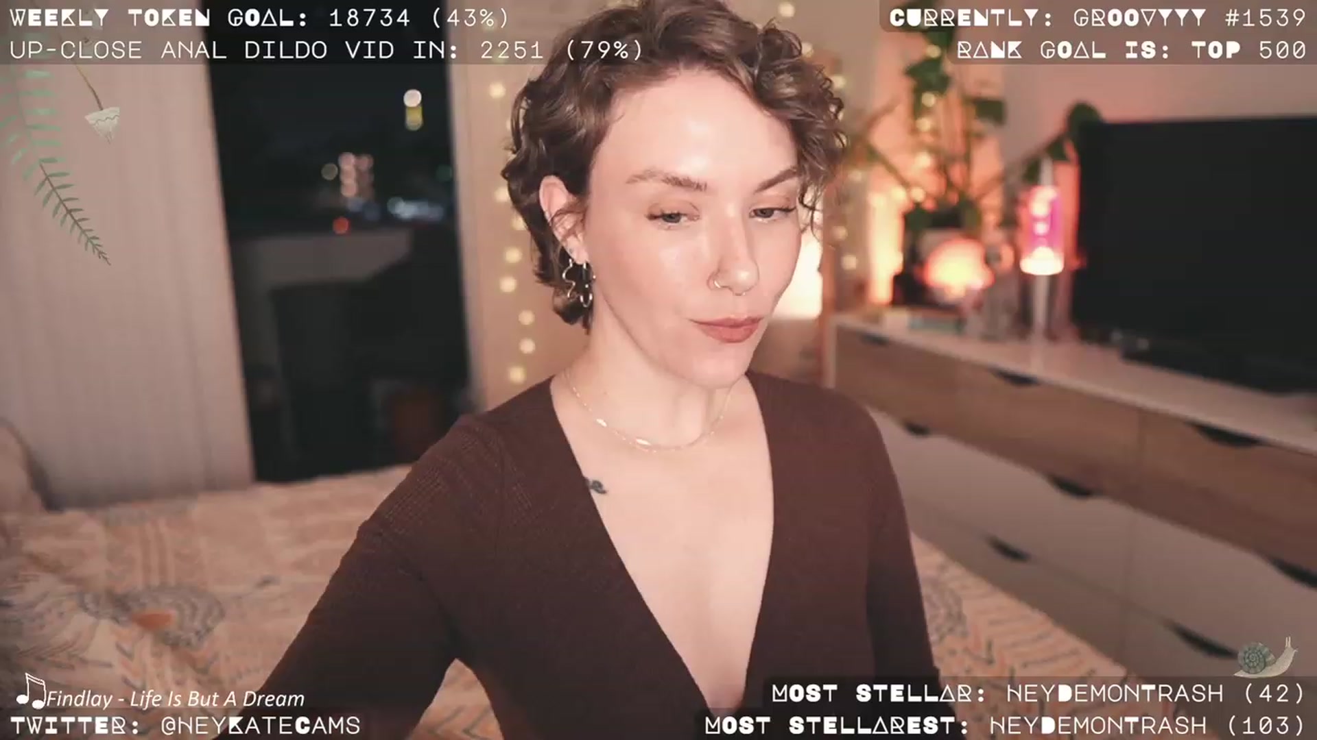 Gallery image thumbnail from HeyKate's myfreecams stream on, 10/12/2023, 02:36 image 18 of 20