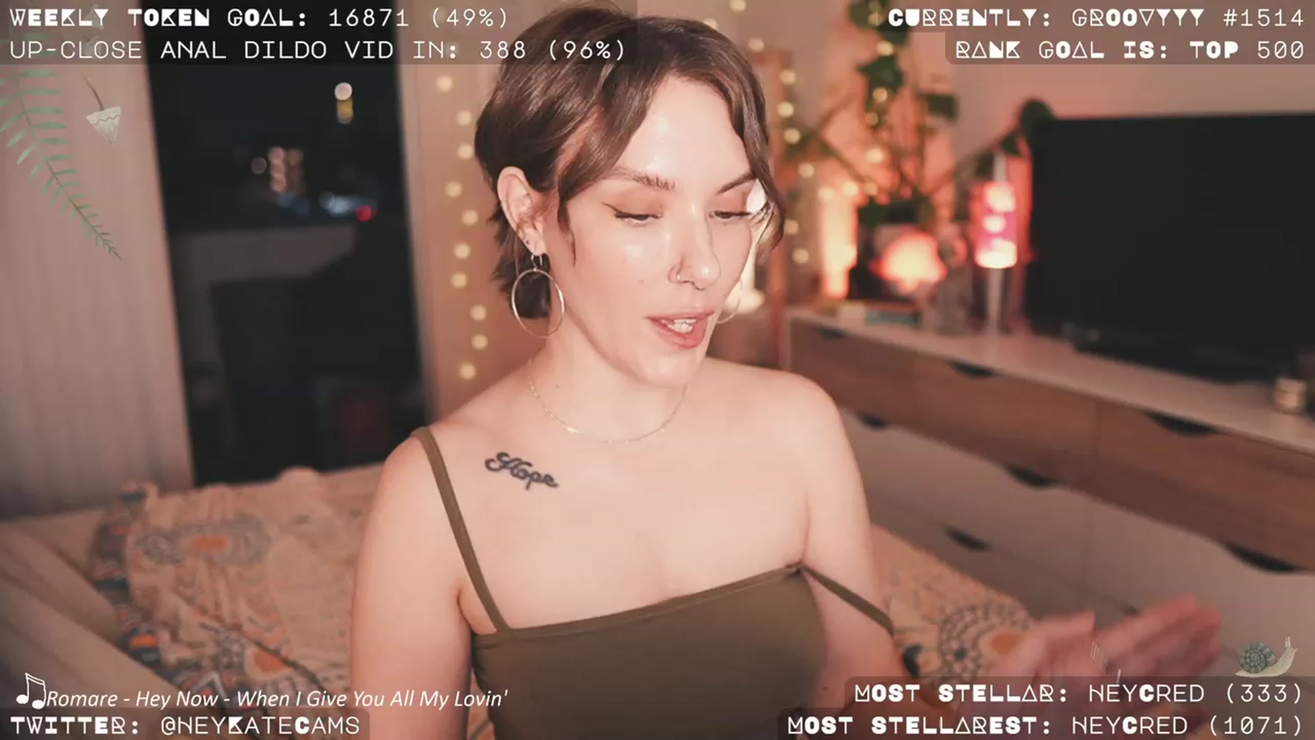 Gallery image thumbnail from HeyKate's myfreecams stream on, 10/13/2023, 03:18 image 12 of 20