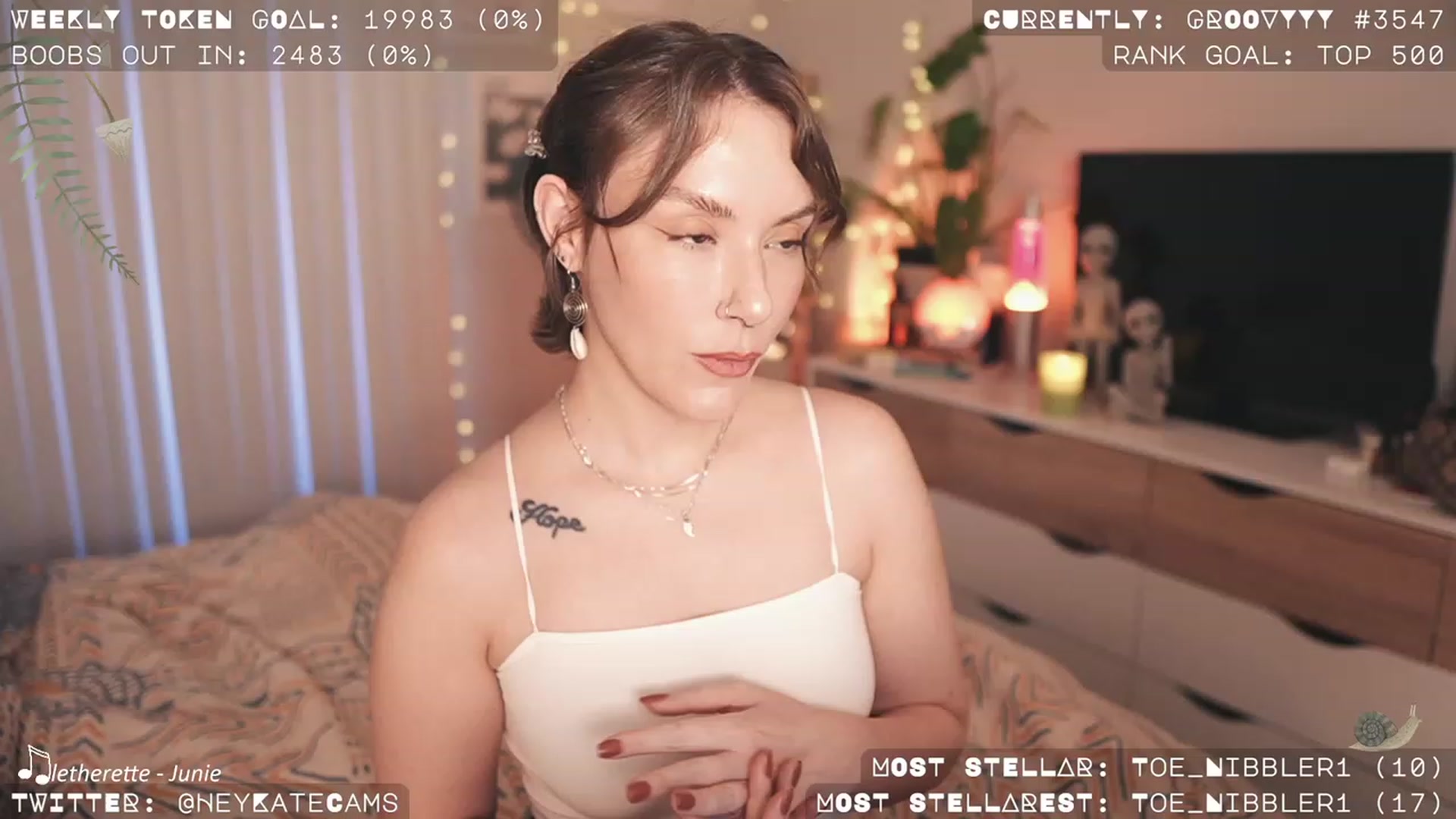 Gallery image thumbnail from HeyKate's myfreecams stream on, 11/02/2023, 01:39 image 12 of 20