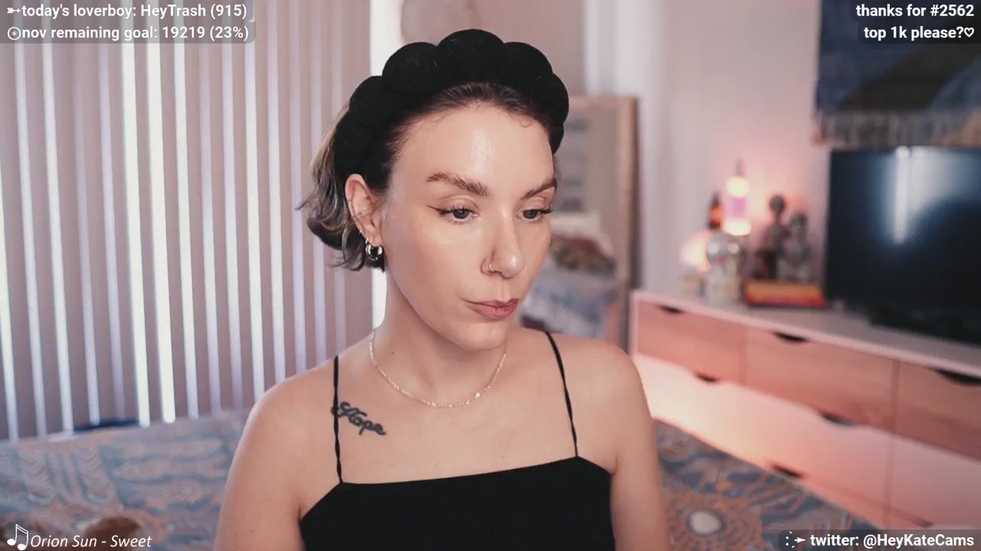 Gallery image thumbnail from HeyKate's myfreecams stream on, 11/28/2024, 24:01 image 6 of 20