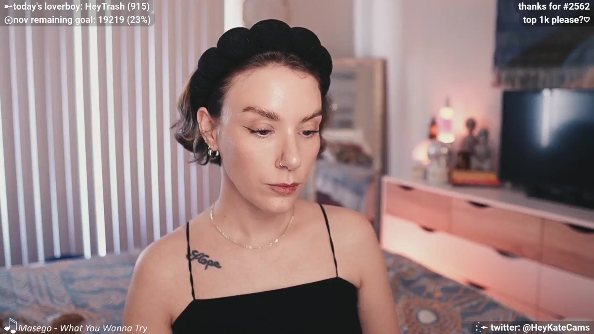 Gallery image thumbnail from HeyKate's myfreecams stream on, 11/28/2024, 24:01 image 7 of 20