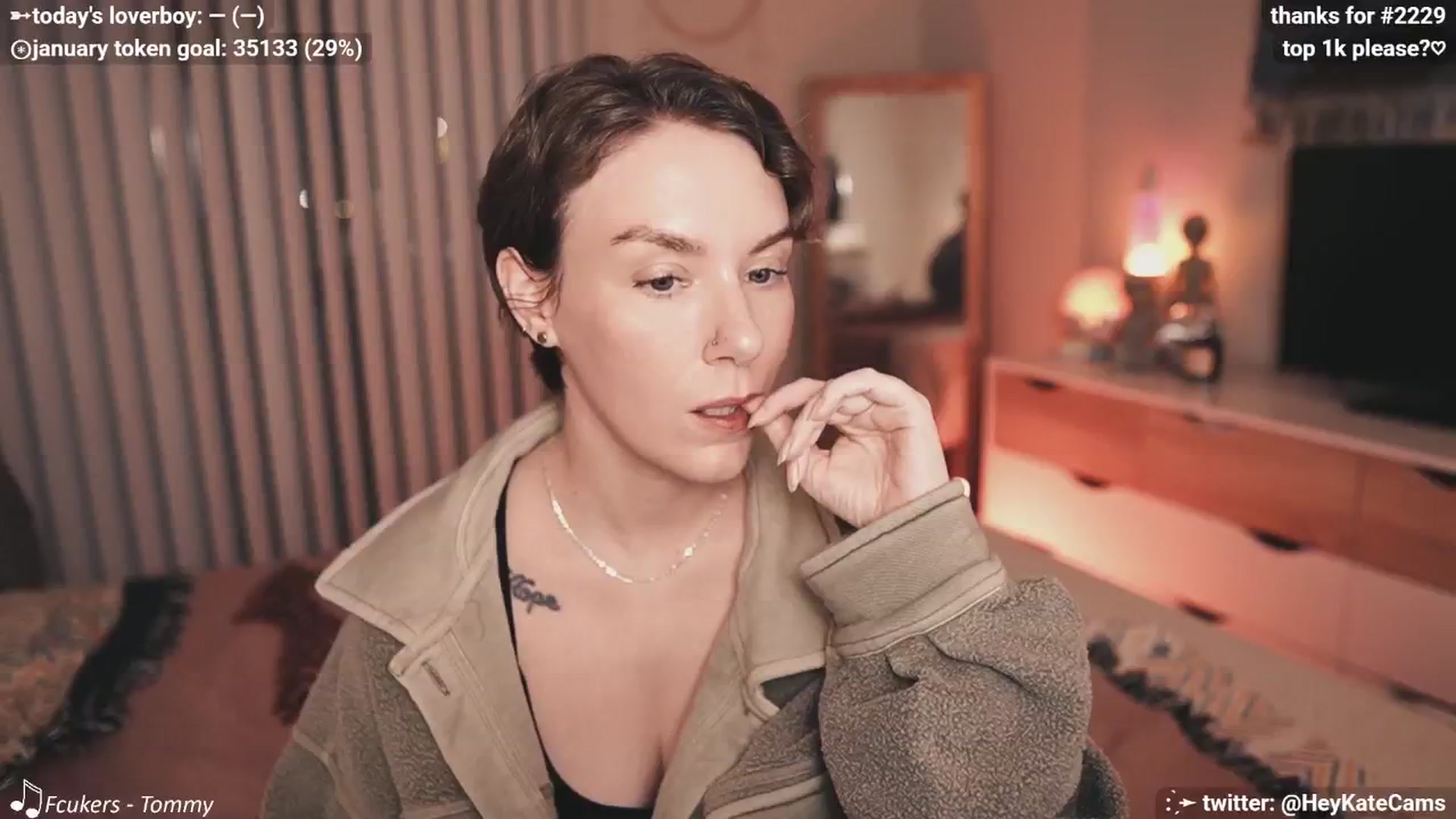 Gallery image thumbnail from HeyKate's myfreecams stream on, 01/22/2025, 03:07 image 12 of 20