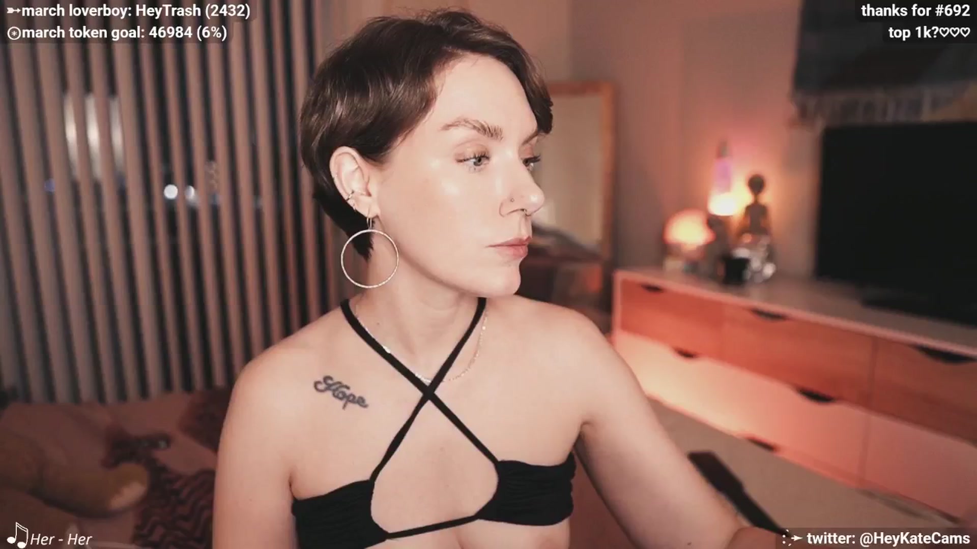 Gallery image thumbnail from HeyKate's myfreecams stream on, 03/02/2025, 03:34 image 17 of 20