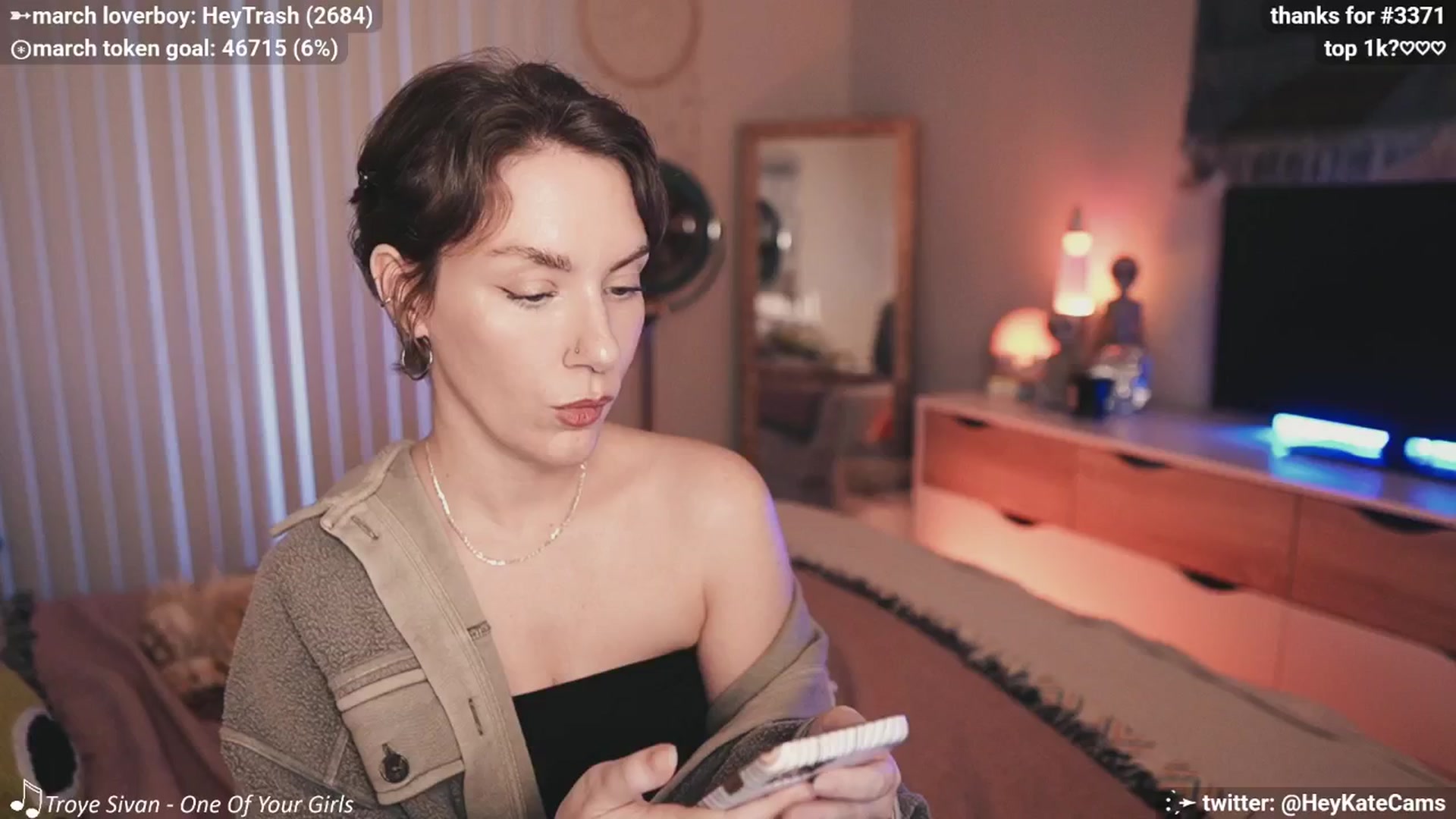 Gallery image thumbnail from HeyKate's myfreecams stream on, 03/08/2025, 02:18 image 6 of 20