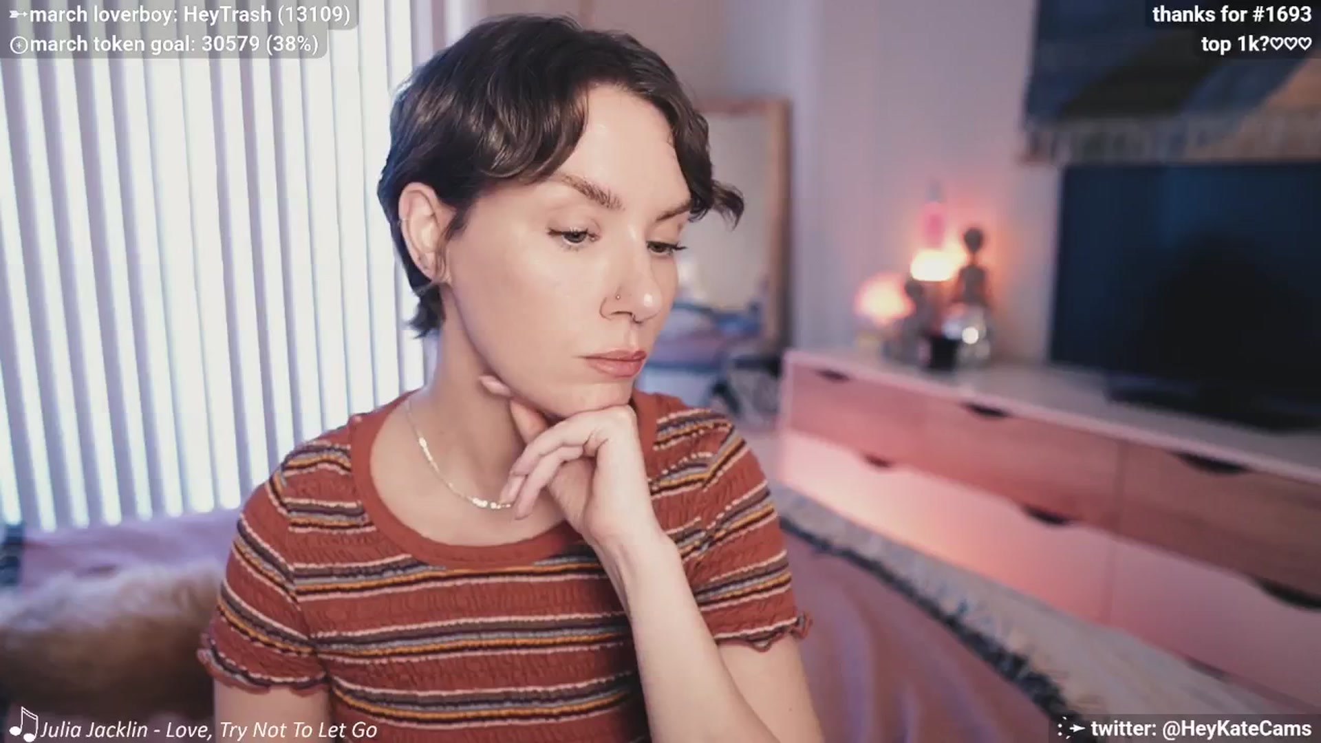 Gallery image thumbnail from HeyKate's myfreecams stream on, 03/19/2025, 24:43 image 10 of 20