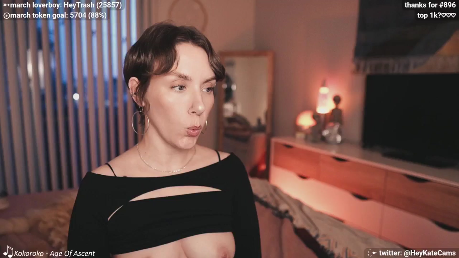 Gallery image thumbnail from HeyKate's myfreecams stream on, 03/23/2025, 03:39 image 10 of 20