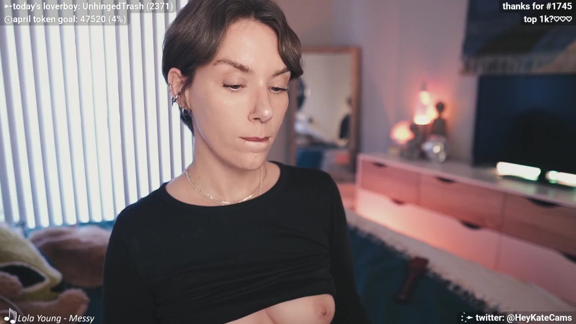 Gallery image thumbnail from HeyKate's myfreecams stream on, 04/04/2025, 01:35 image 16 of 20