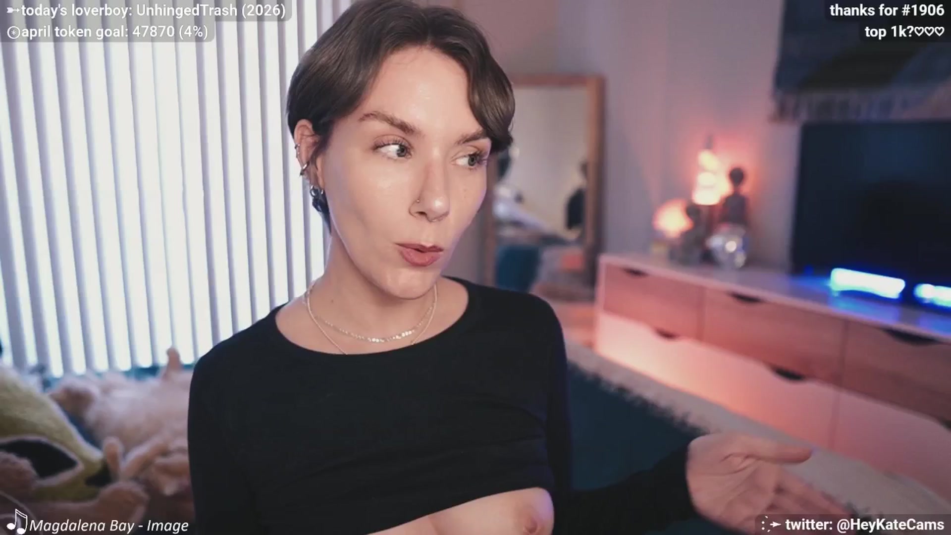 Gallery image thumbnail from HeyKate's myfreecams stream on, 04/04/2025, 01:35 image 13 of 20