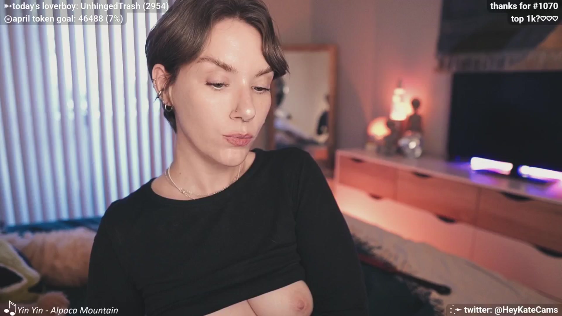 Gallery image thumbnail from HeyKate's myfreecams stream on, 04/04/2025, 02:08 image 18 of 20