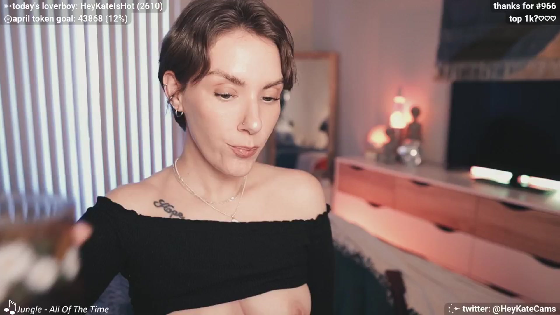 Gallery image thumbnail from HeyKate's myfreecams stream on, 04/05/2025, 02:46 image 8 of 20