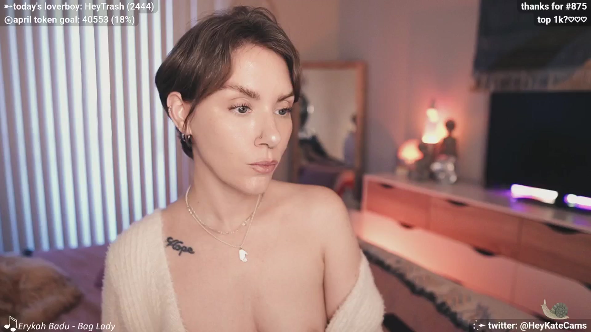 Gallery image thumbnail from HeyKate's myfreecams stream on, 04/06/2025, 02:04 image 18 of 20