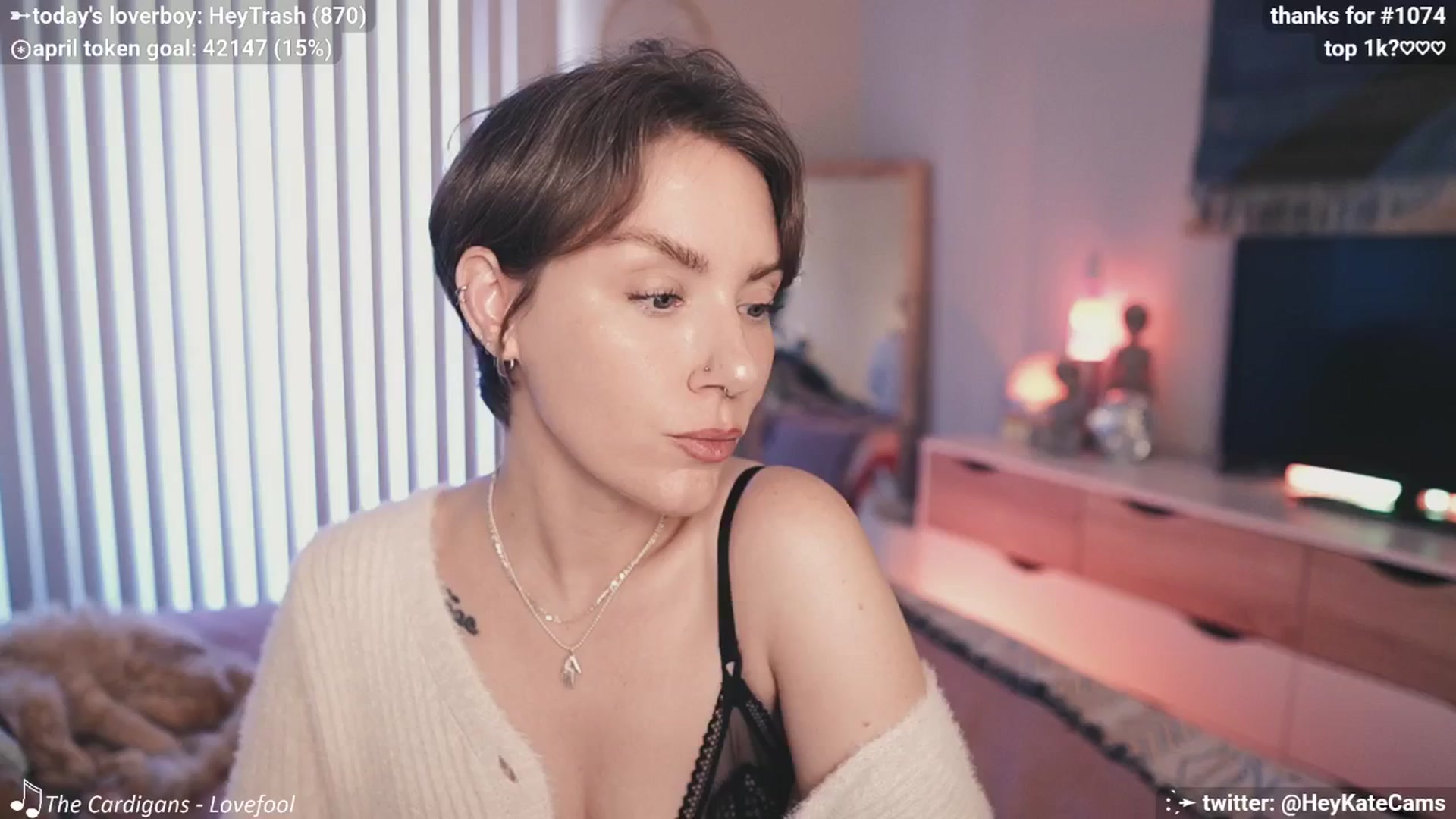 Gallery image thumbnail from HeyKate's myfreecams stream on, 04/06/2025, 02:04 image 3 of 20