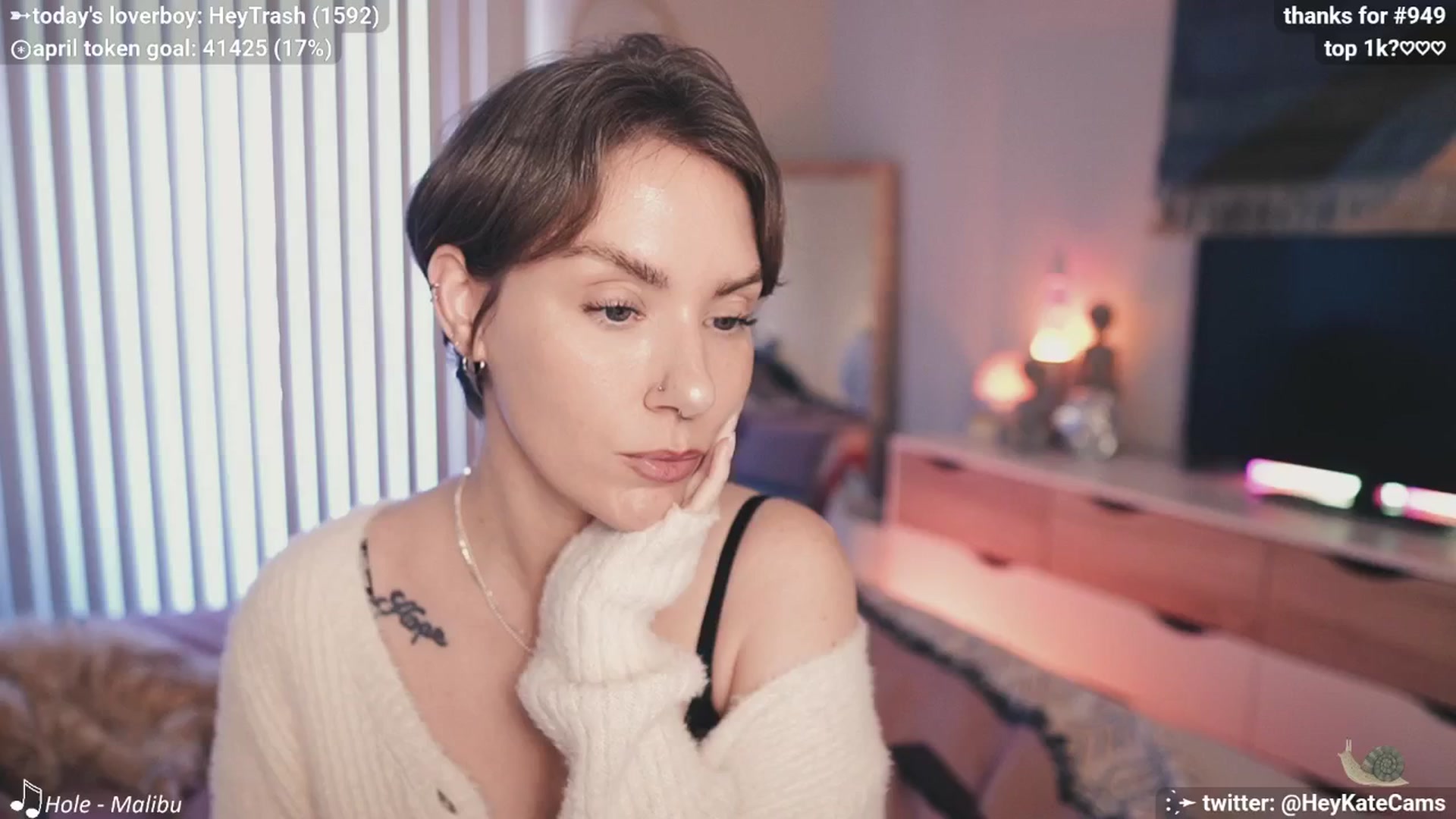 Gallery image thumbnail from HeyKate's myfreecams stream on, 04/06/2025, 02:04 image 7 of 20