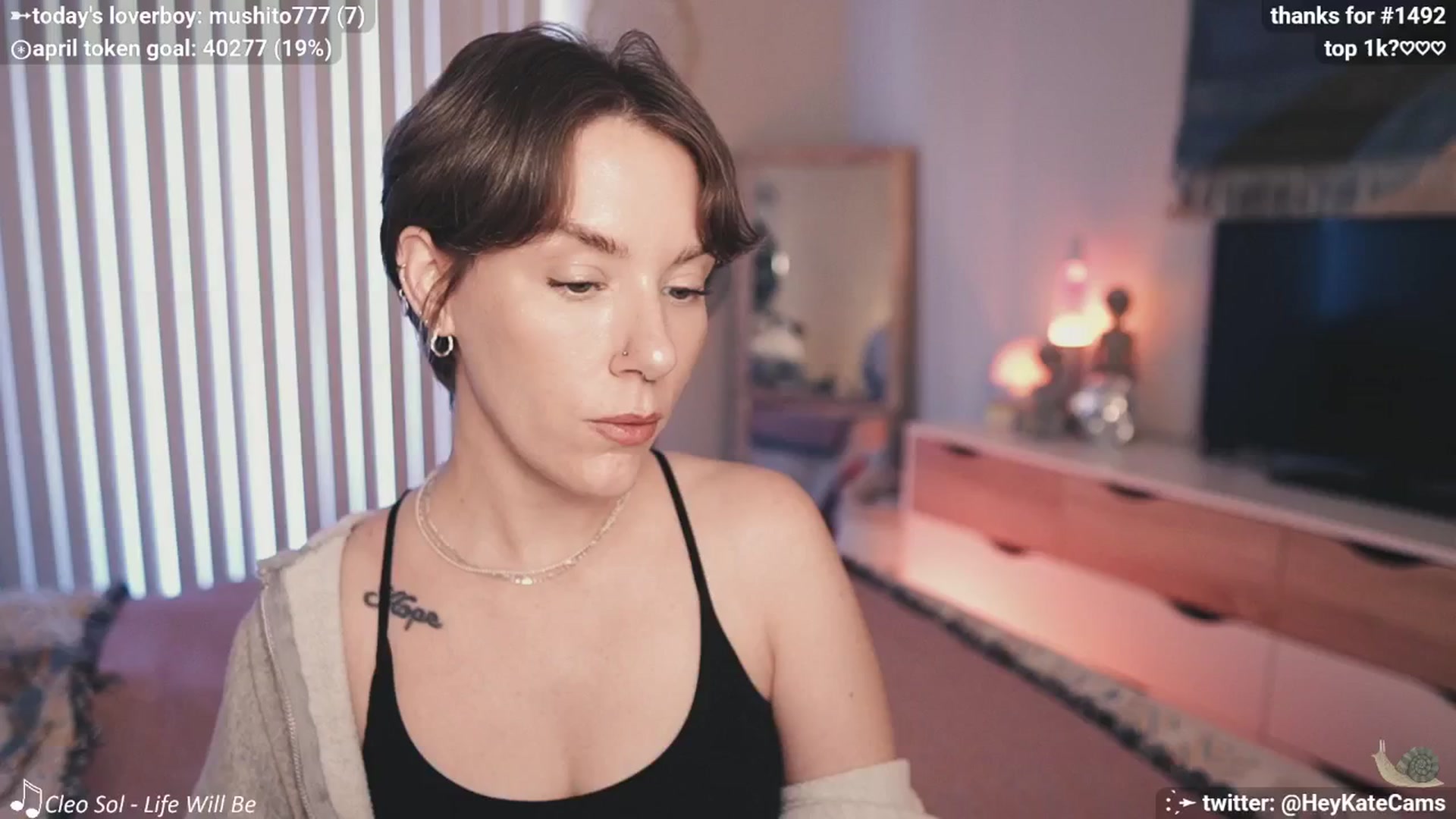 Gallery image thumbnail from HeyKate's myfreecams stream on, 04/10/2025, 24:53 image 6 of 20