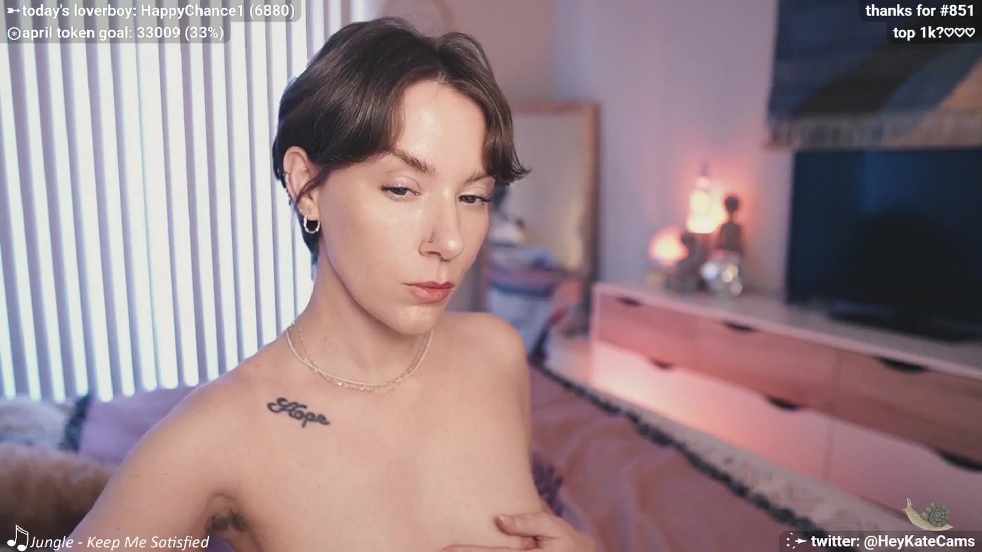 Gallery image thumbnail from HeyKate's myfreecams stream on, 04/10/2025, 24:53 image 11 of 20